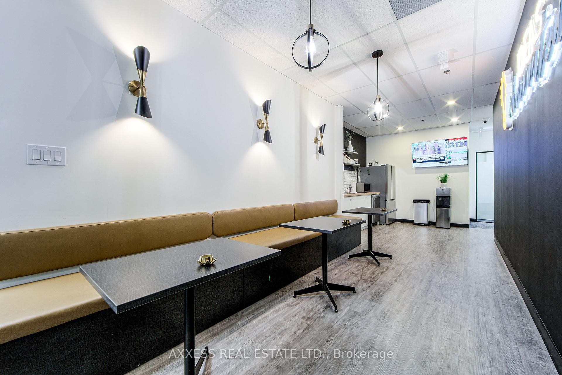 30 Eglinton Avenue Unit 400 photo 32