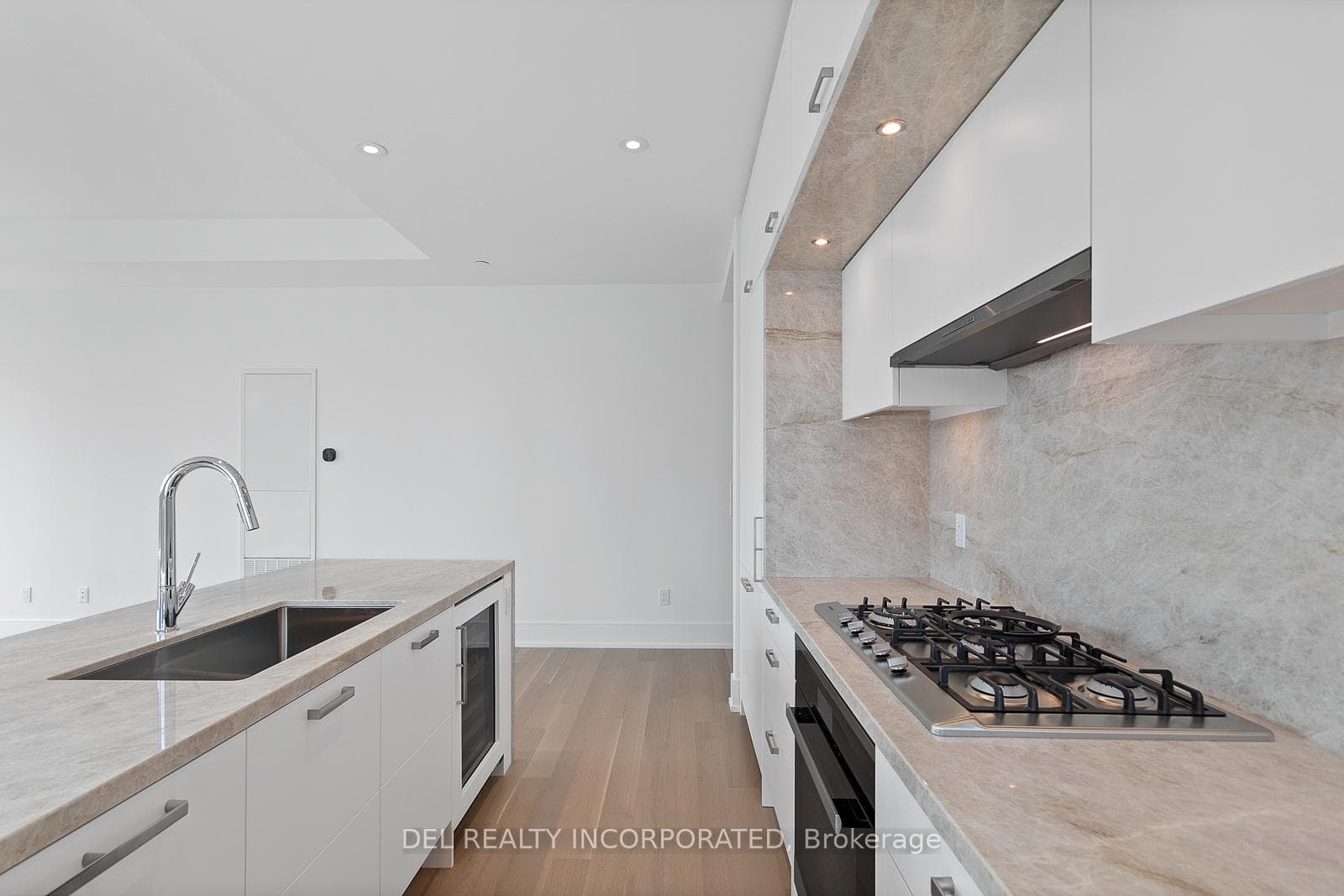 455 Wellington Street Unit 1008 photo 5