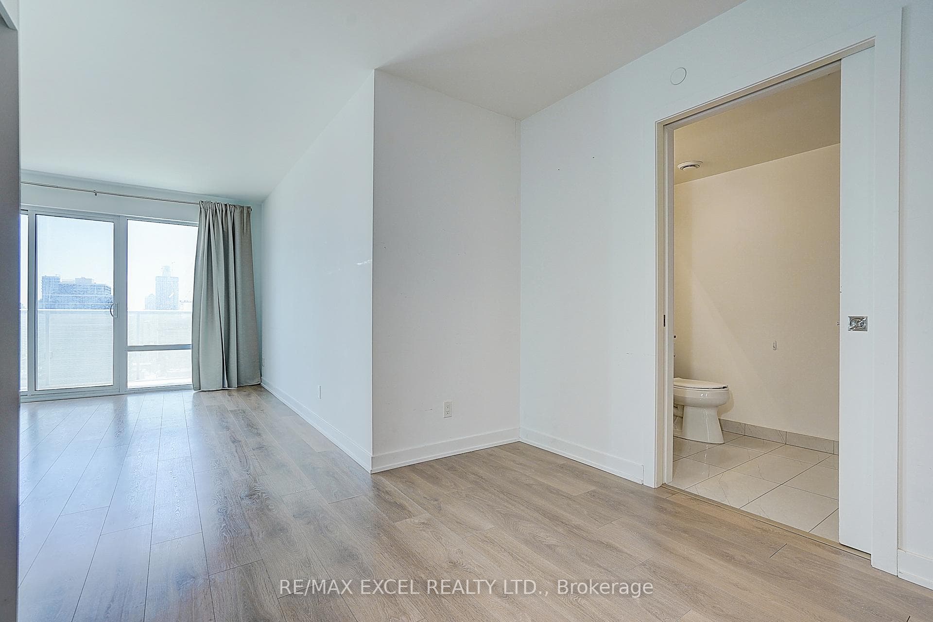 501 Yonge Street Unit 3509 photo 13