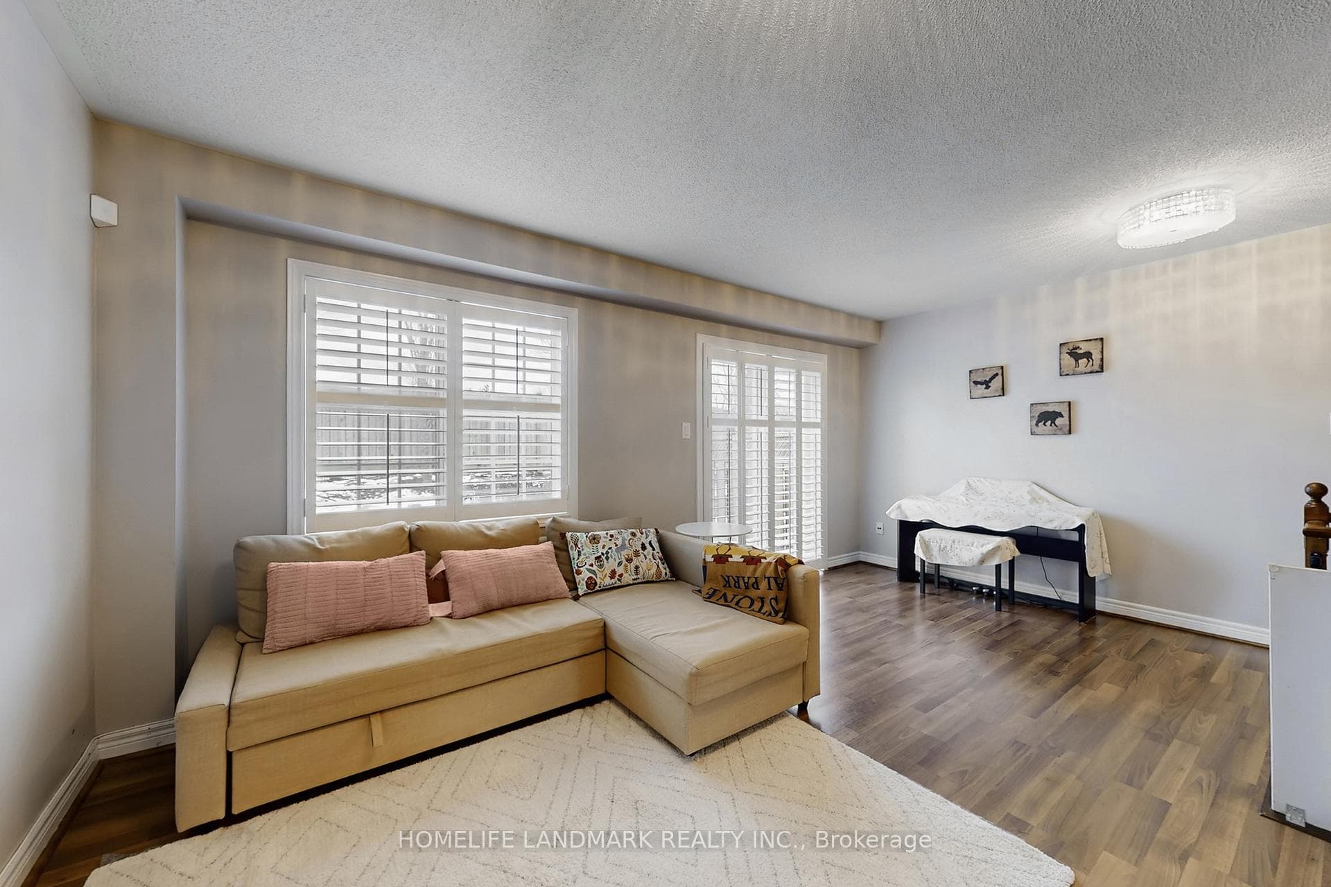 33 Marmill Way photo 2
