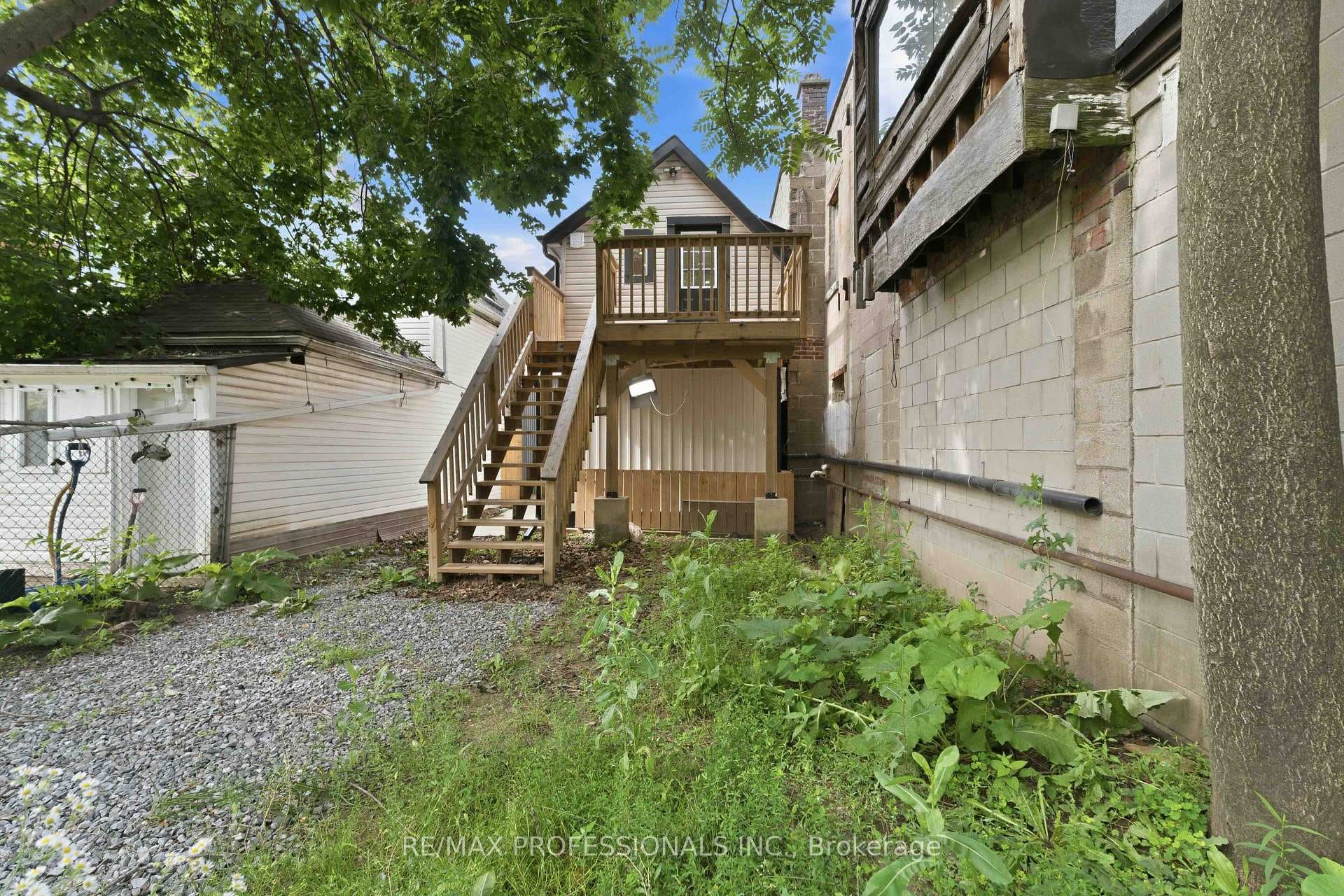759 Barton Street photo 43