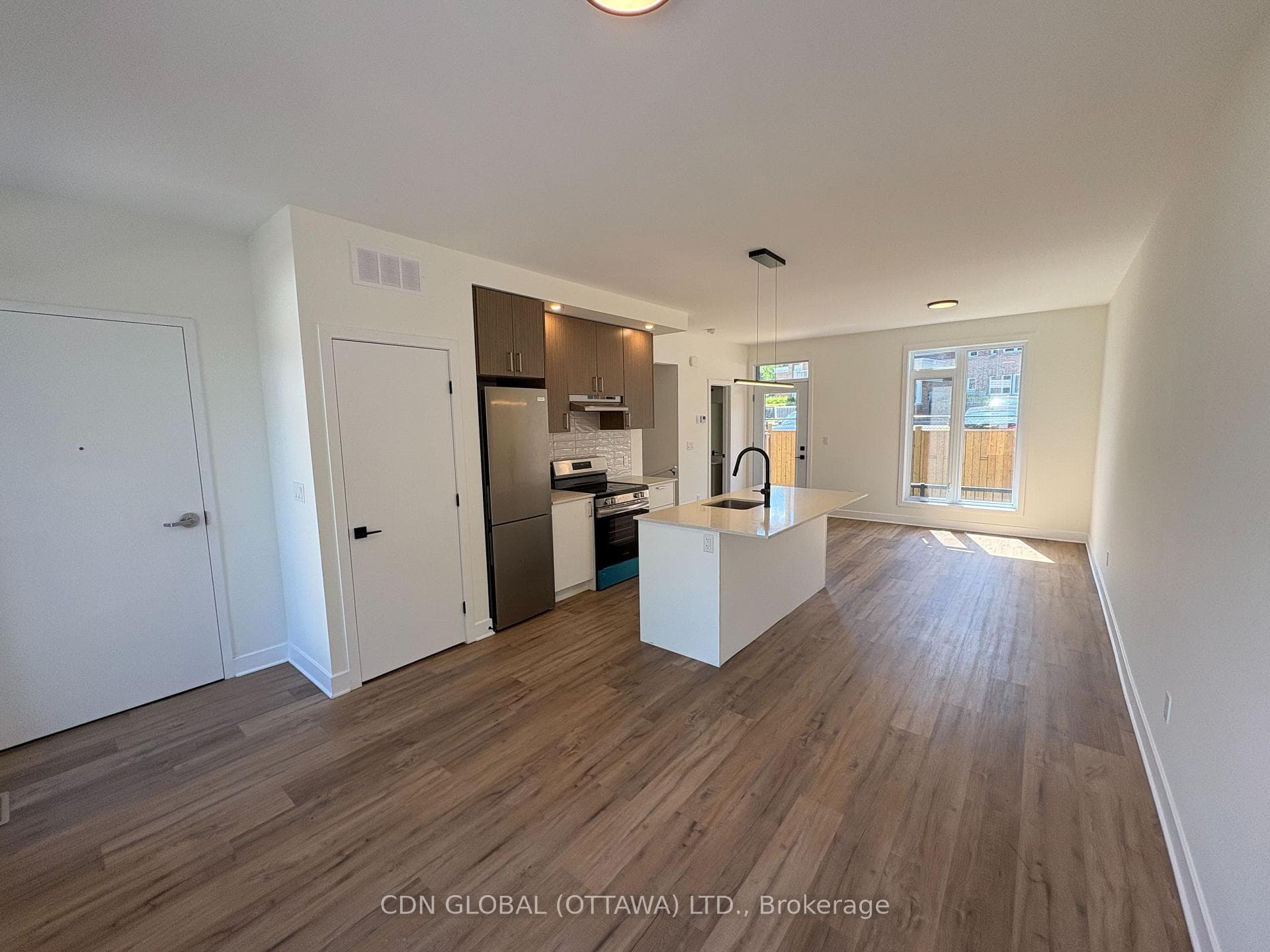 1258-1260 Marenger Street photo 14