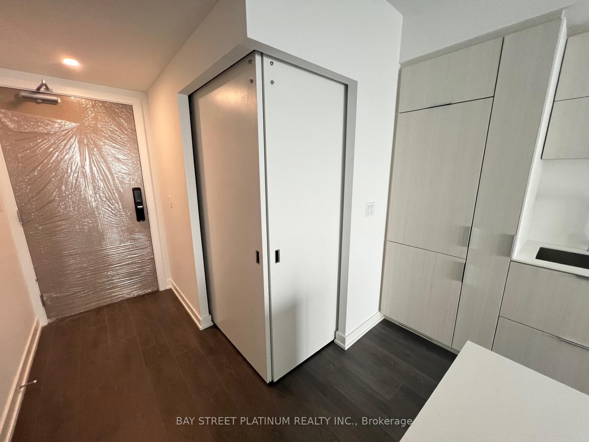 370 MARTHA Street Unit 1204 photo 3