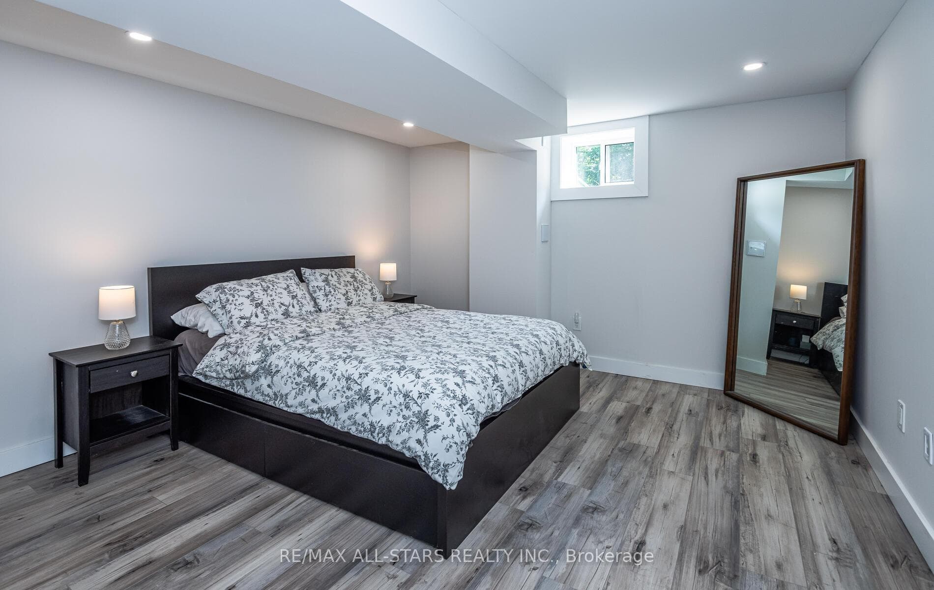 19 Willow Street photo 27