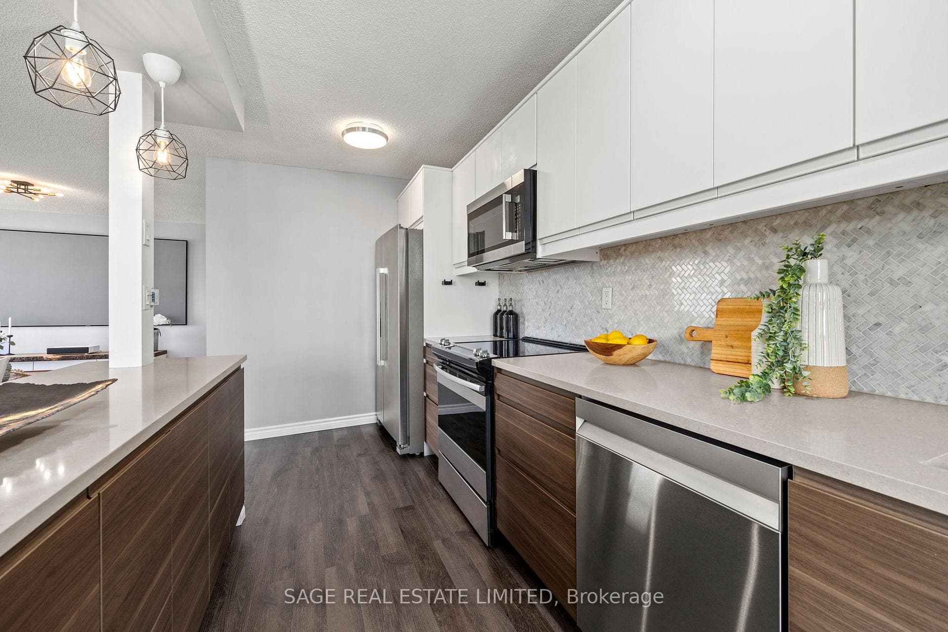 135 Marlee Avenue Unit 2405 photo 13