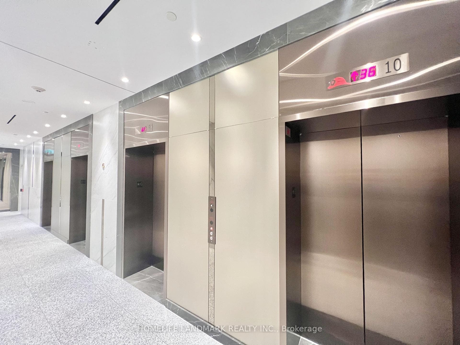 585 Bloor Street Unit 2121 photo 28