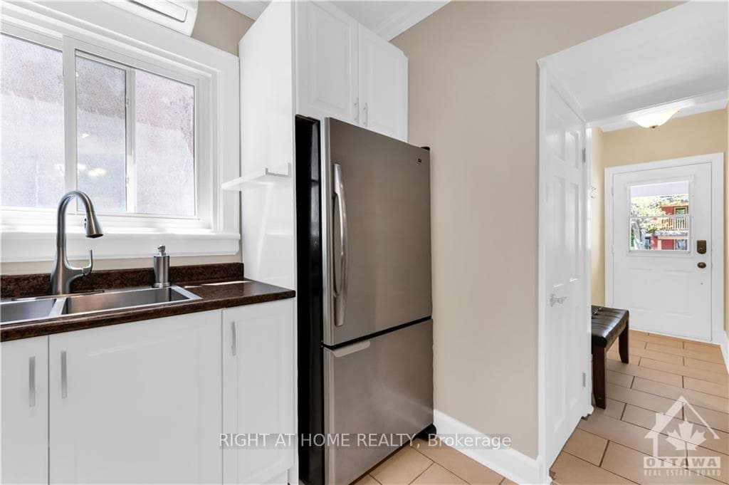 26 DESJARDINS Avenue photo 8