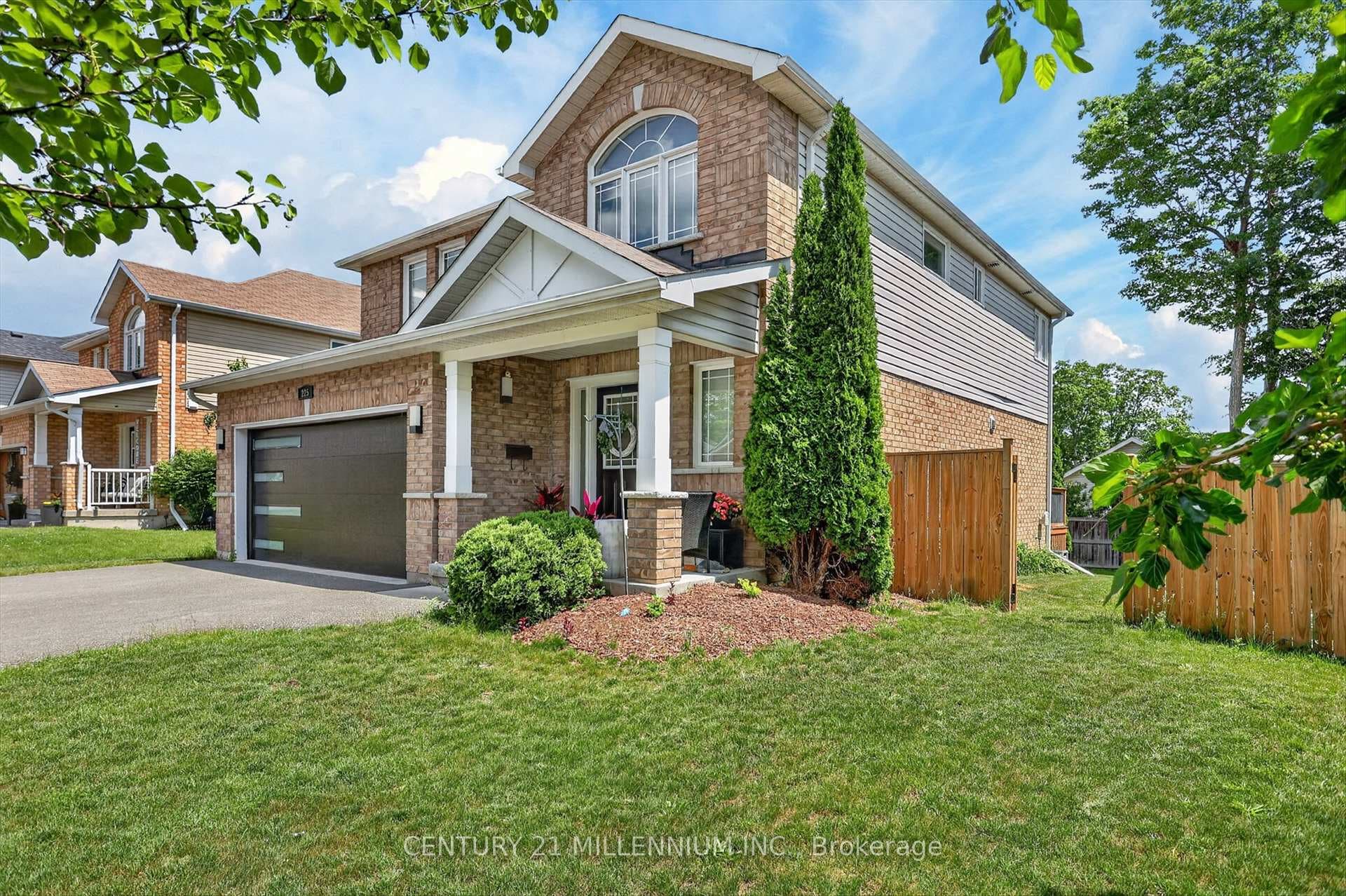 225 Lorne Court photo 49