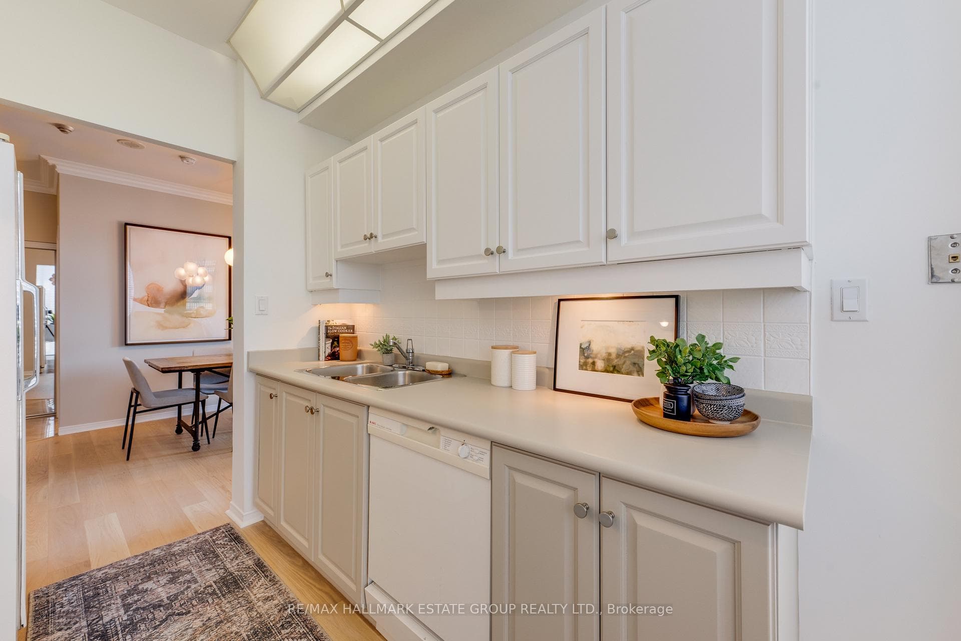 38 Avoca Avenue Unit 1508 photo 18