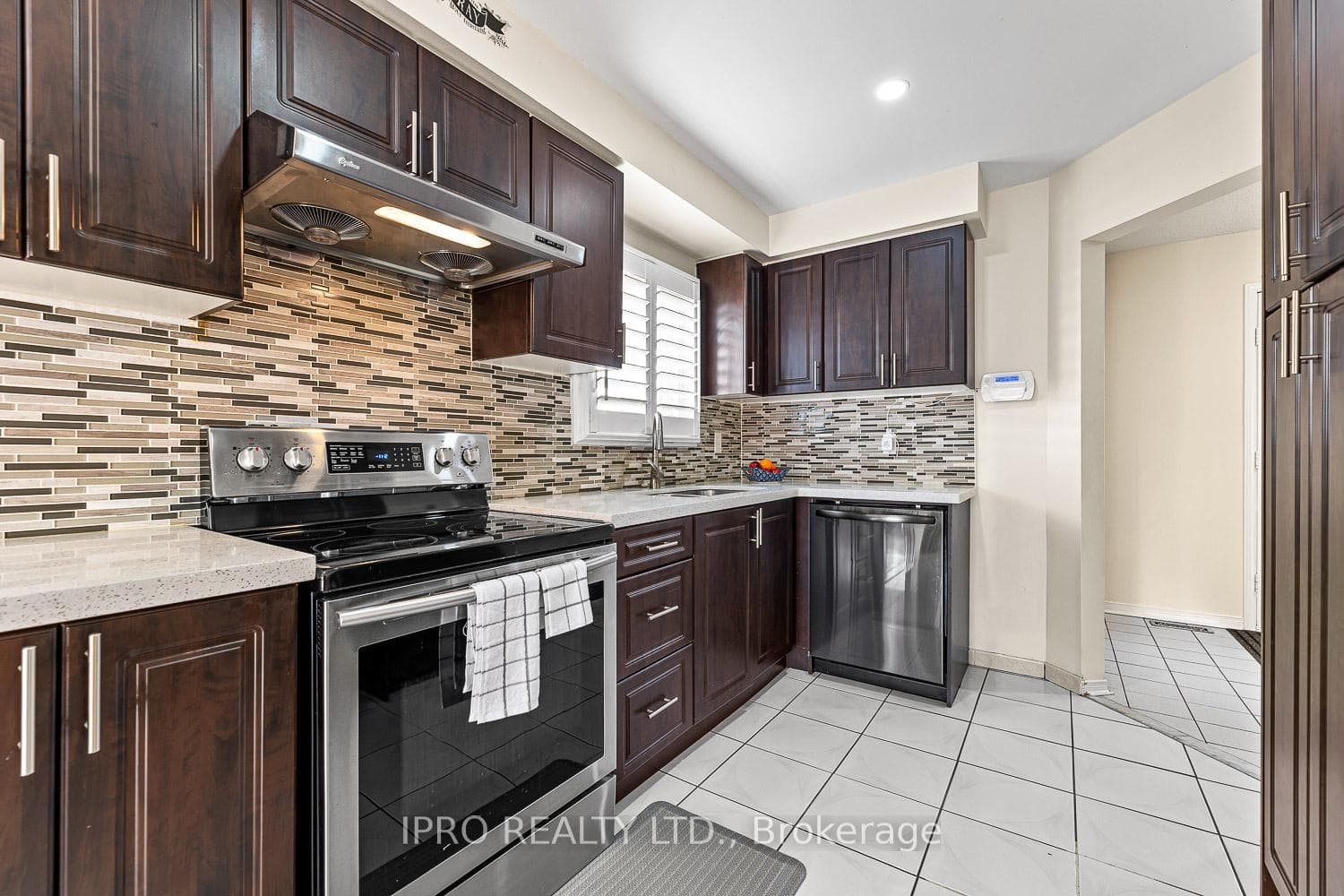 127 Meadowlark Drive photo 9