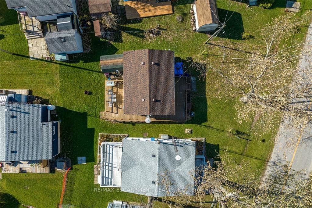 1054 Lakeshore Road photo 23
