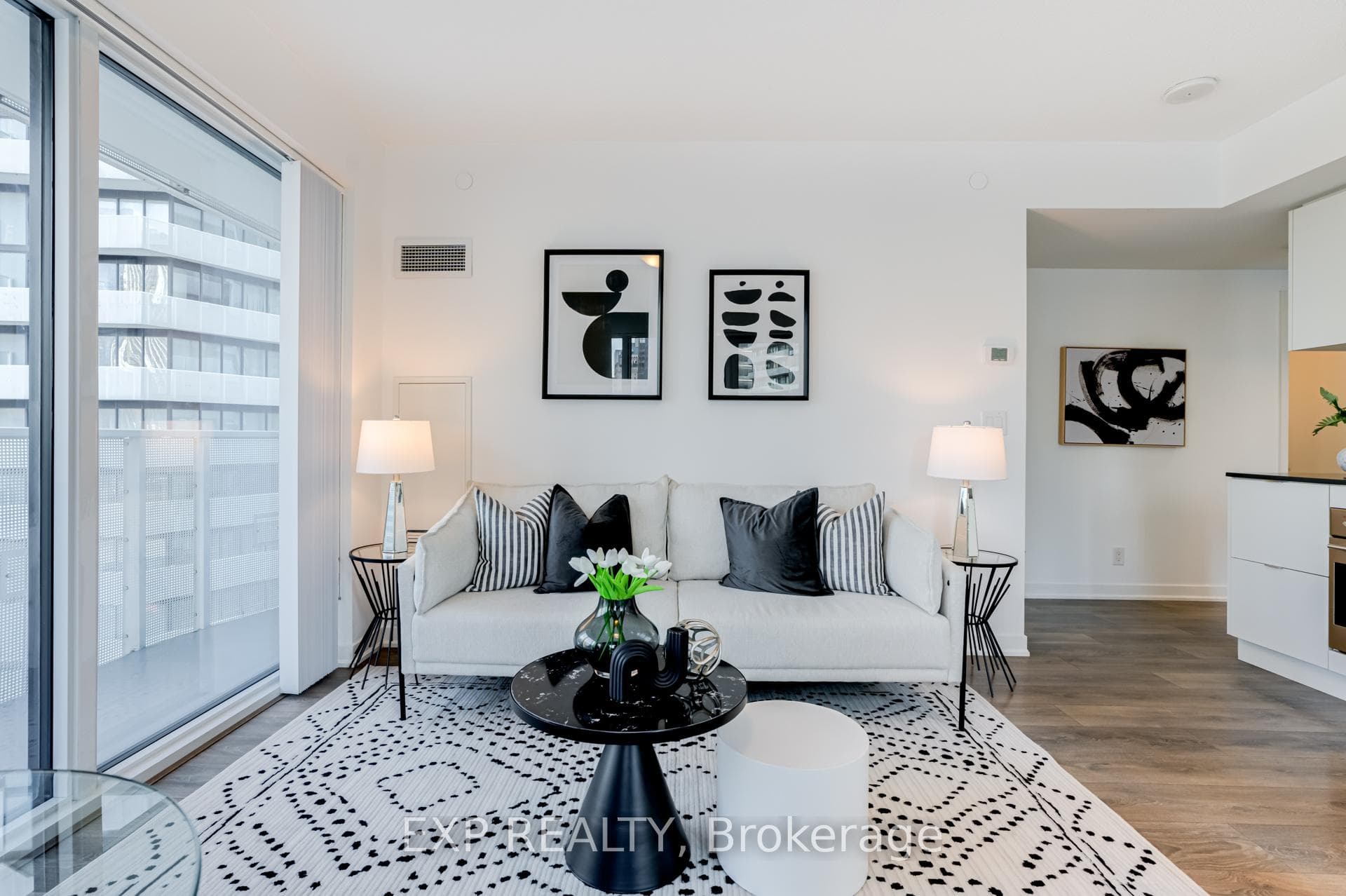 100 Harbour Street Unit 1604 photo 2