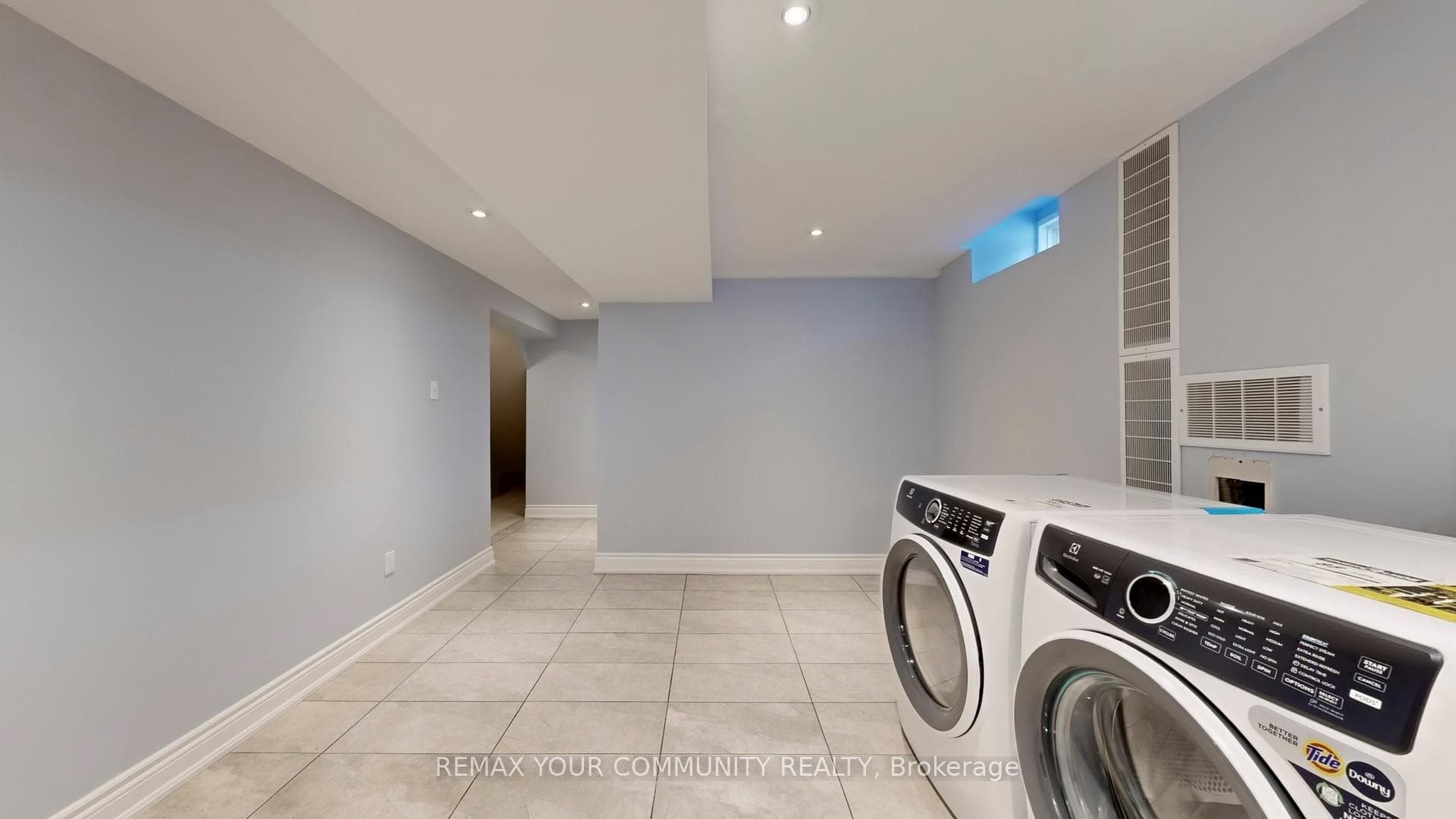 8 Westacott Avenue photo 29