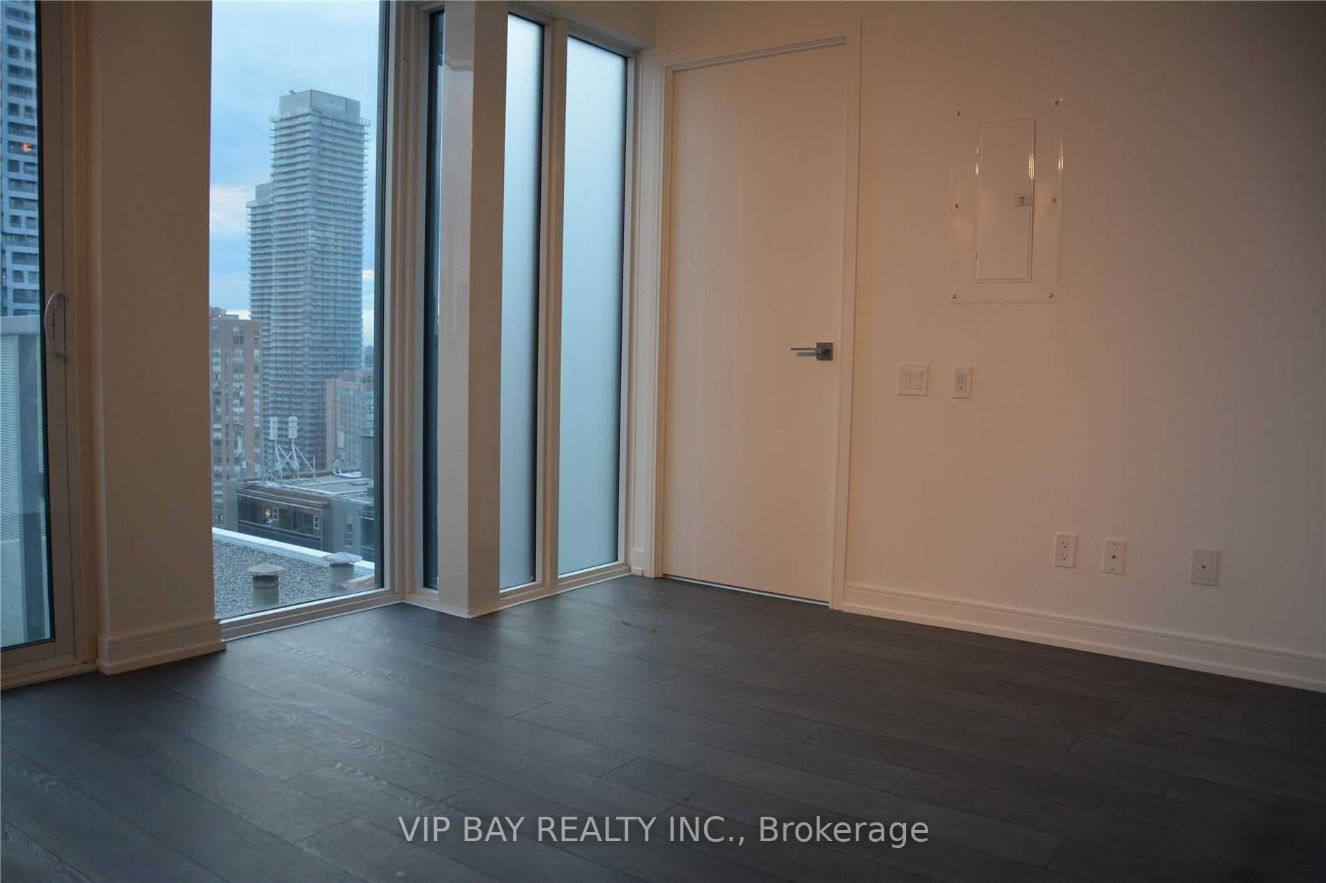 28 Wellesley Street Unit 501 photo 4