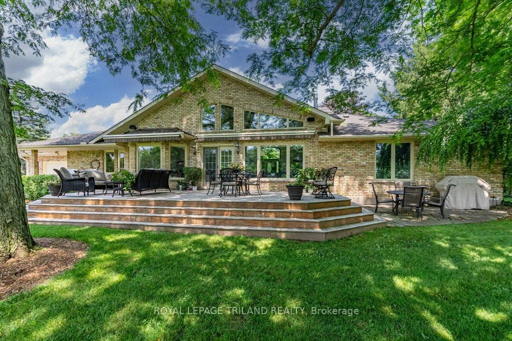 3045 Catherine Street photo 30