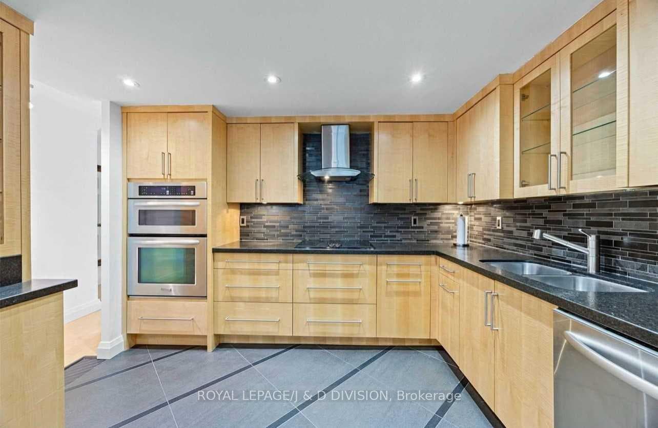 401 Queens Quay Unit 505 photo 9