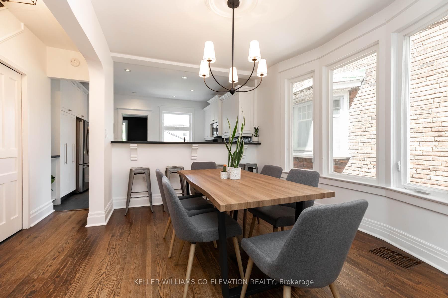 24 Kenneth Avenue photo 7