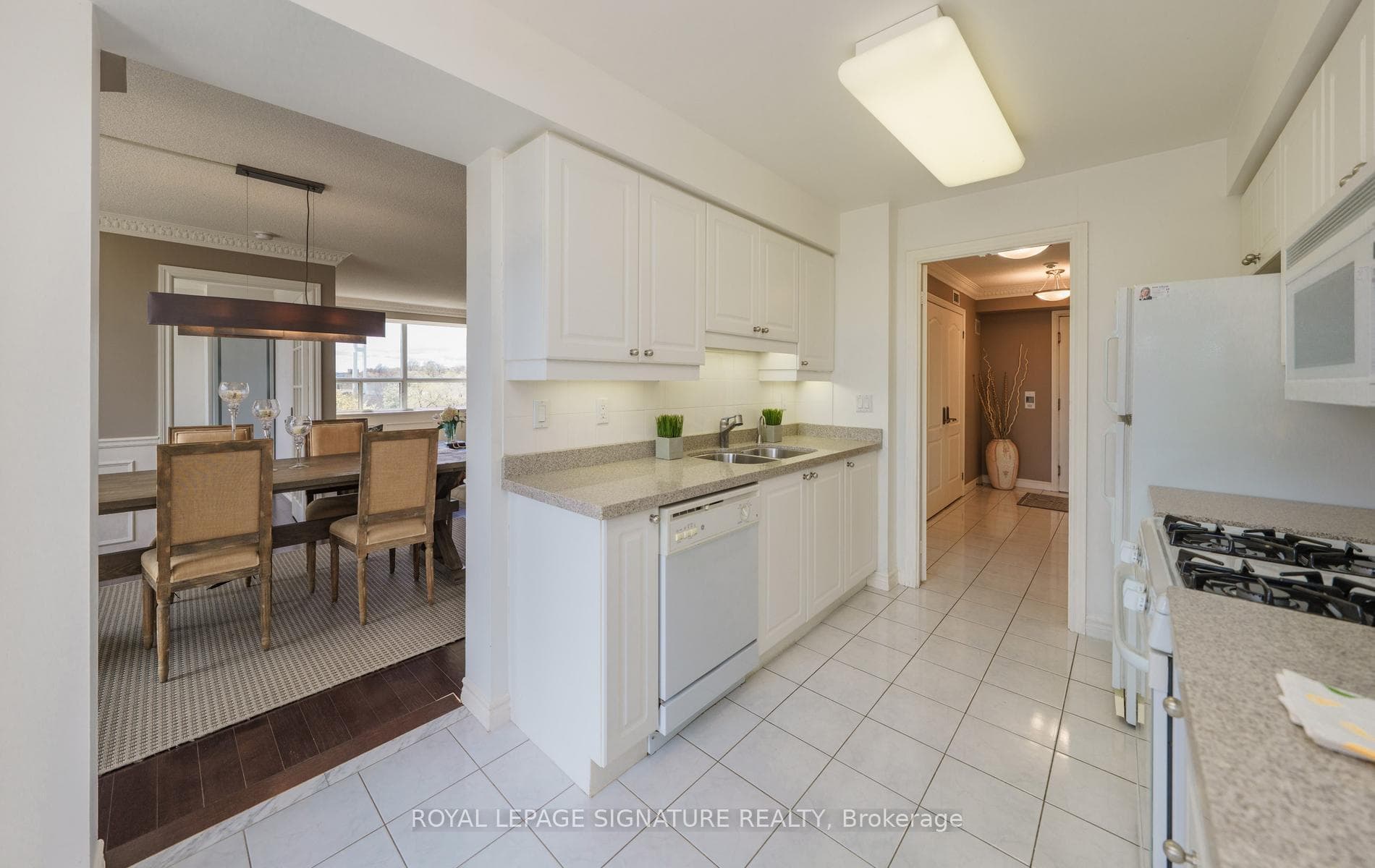 Quartz Counters, Ample Cabinetry!
