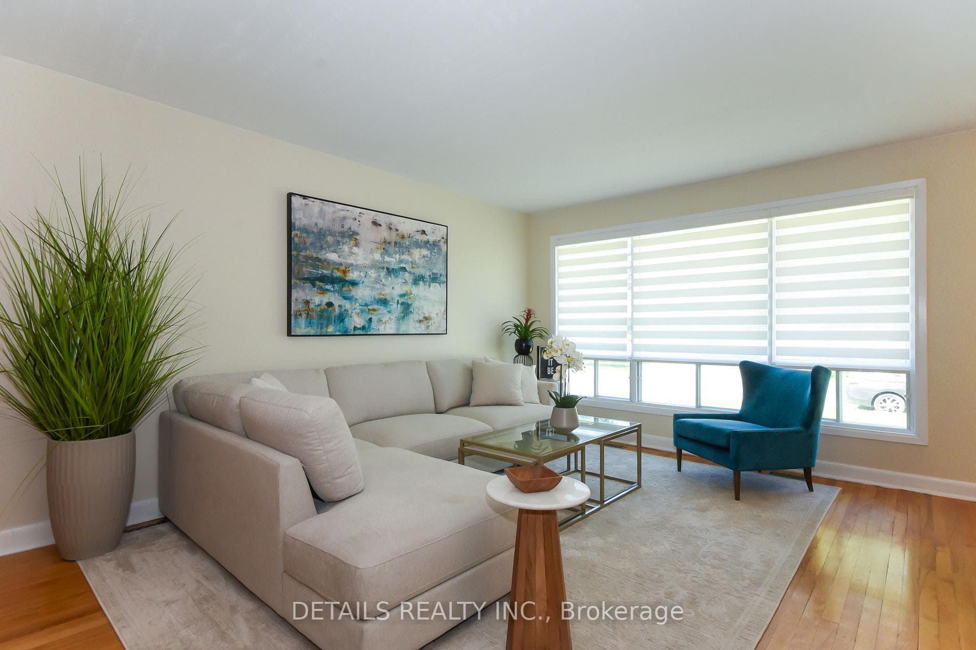 1255 Highgate Road photo 4