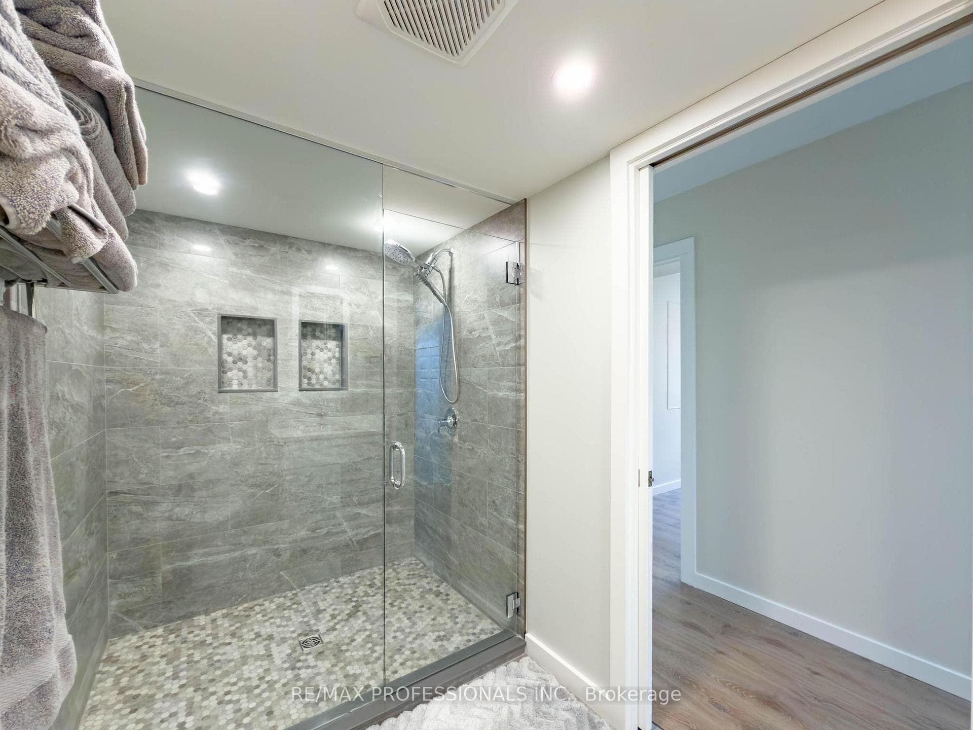1744 Ridgemount Road photo 26