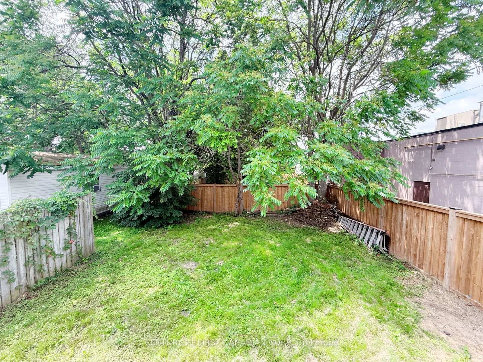 827 Quebec Street photo 45