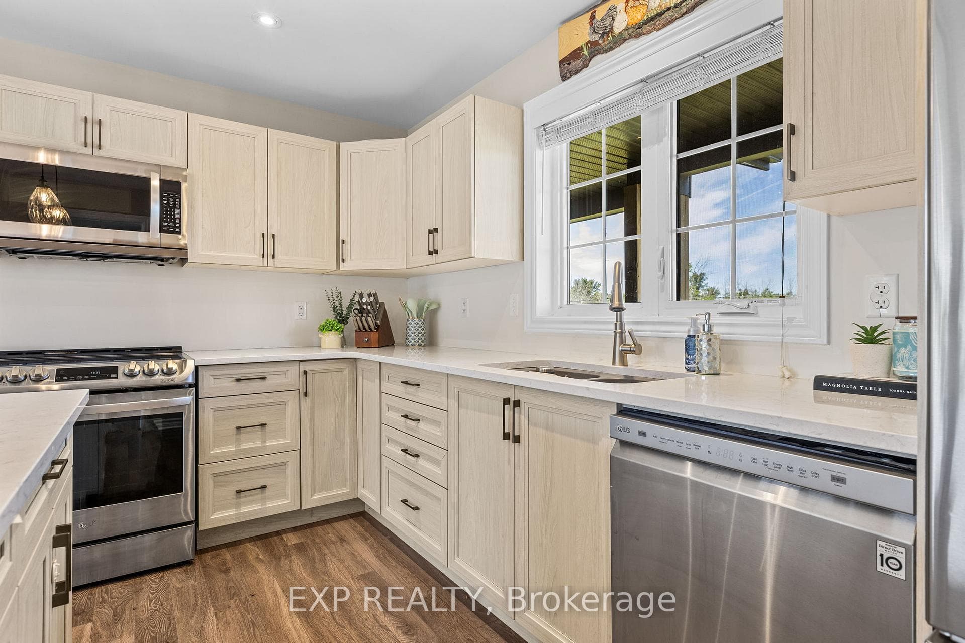 4153 Roger Stevens Drive photo 16
