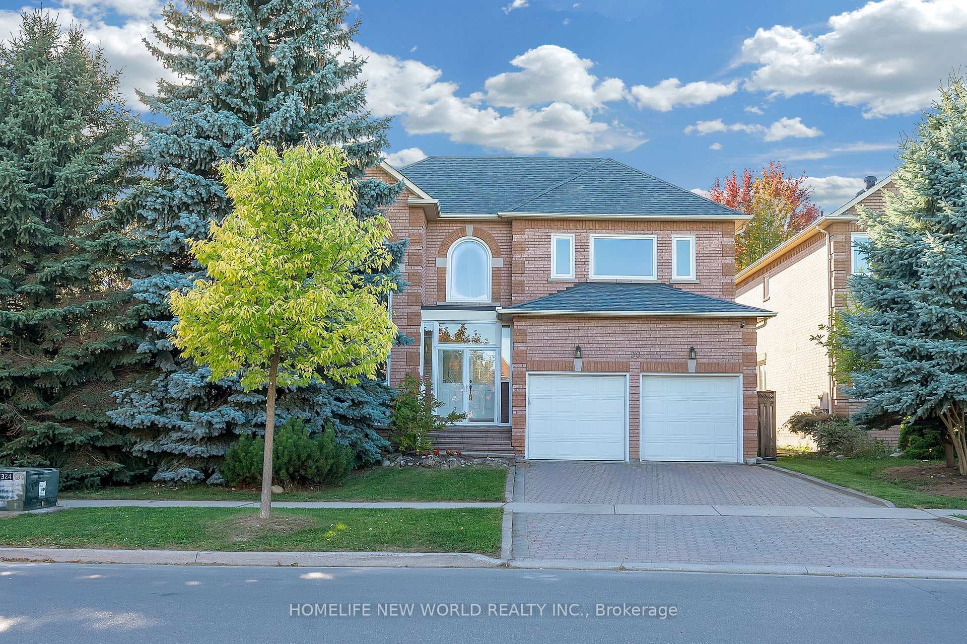 99 Clarendon Drive photo 1