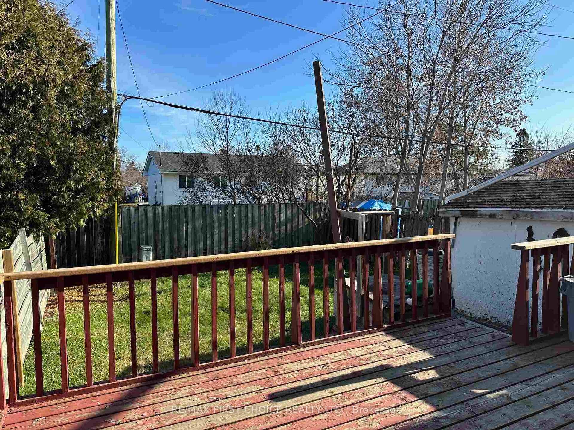 452 James Street photo 15