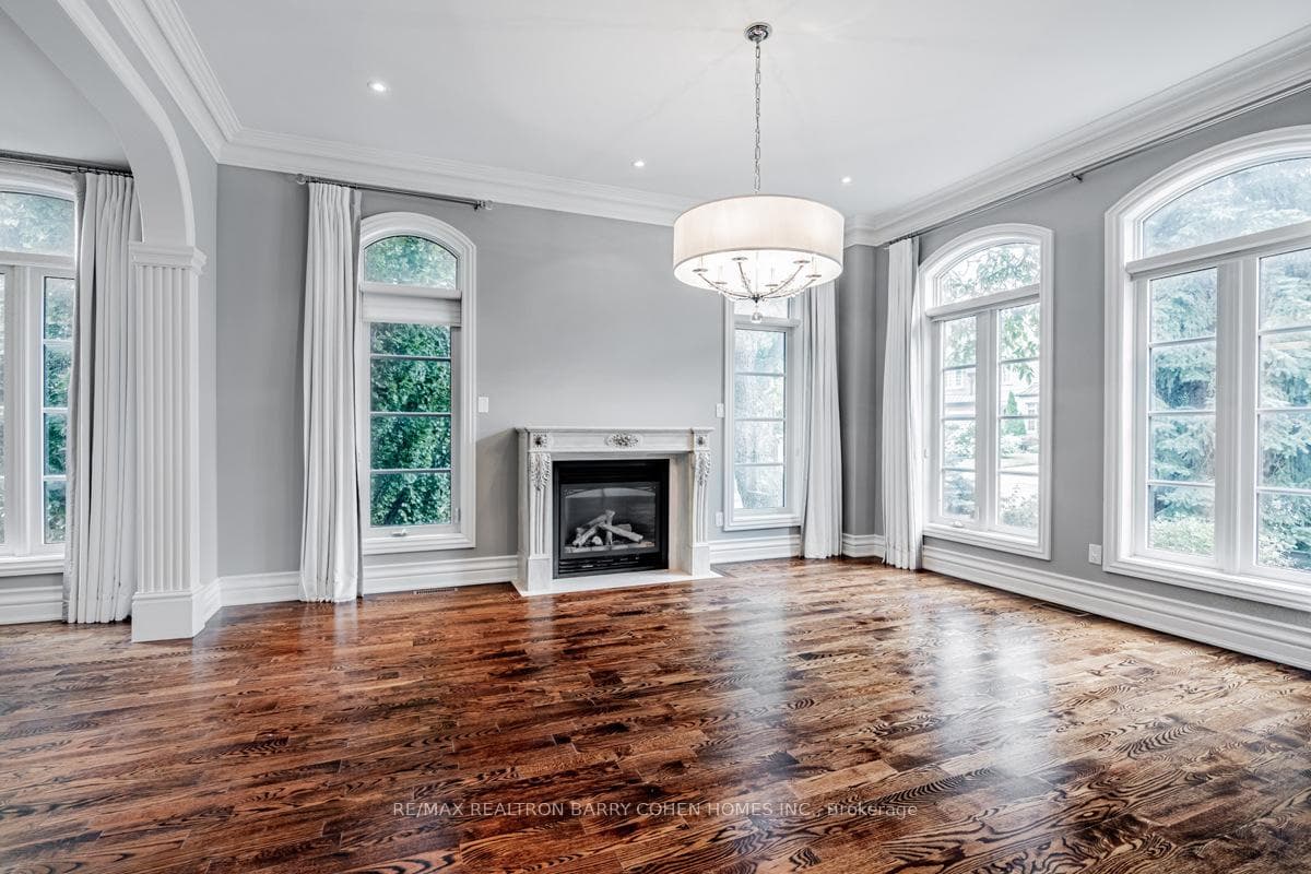 8 York Road photo 6