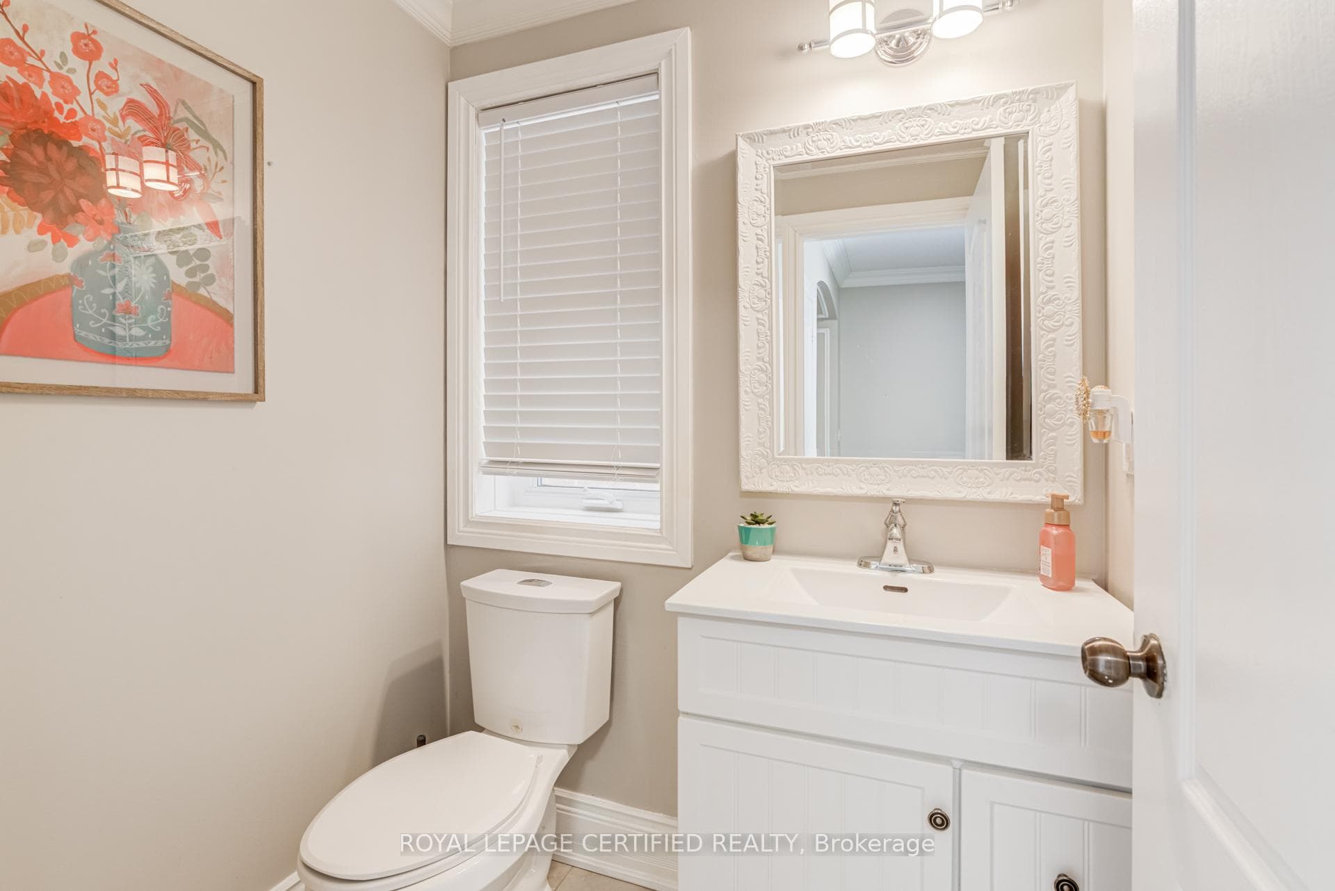 3192 Sorrento Crescent photo 17