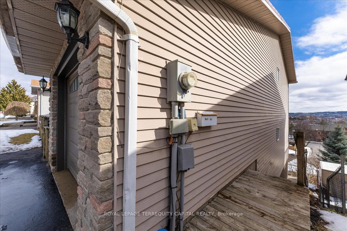57 Eden Drive photo 22