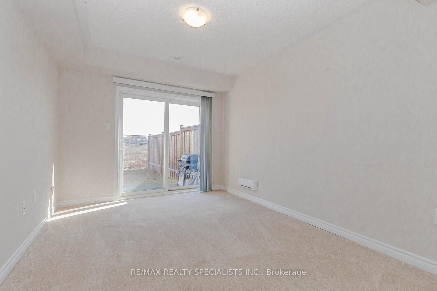 90 Bannister Crescent photo 6