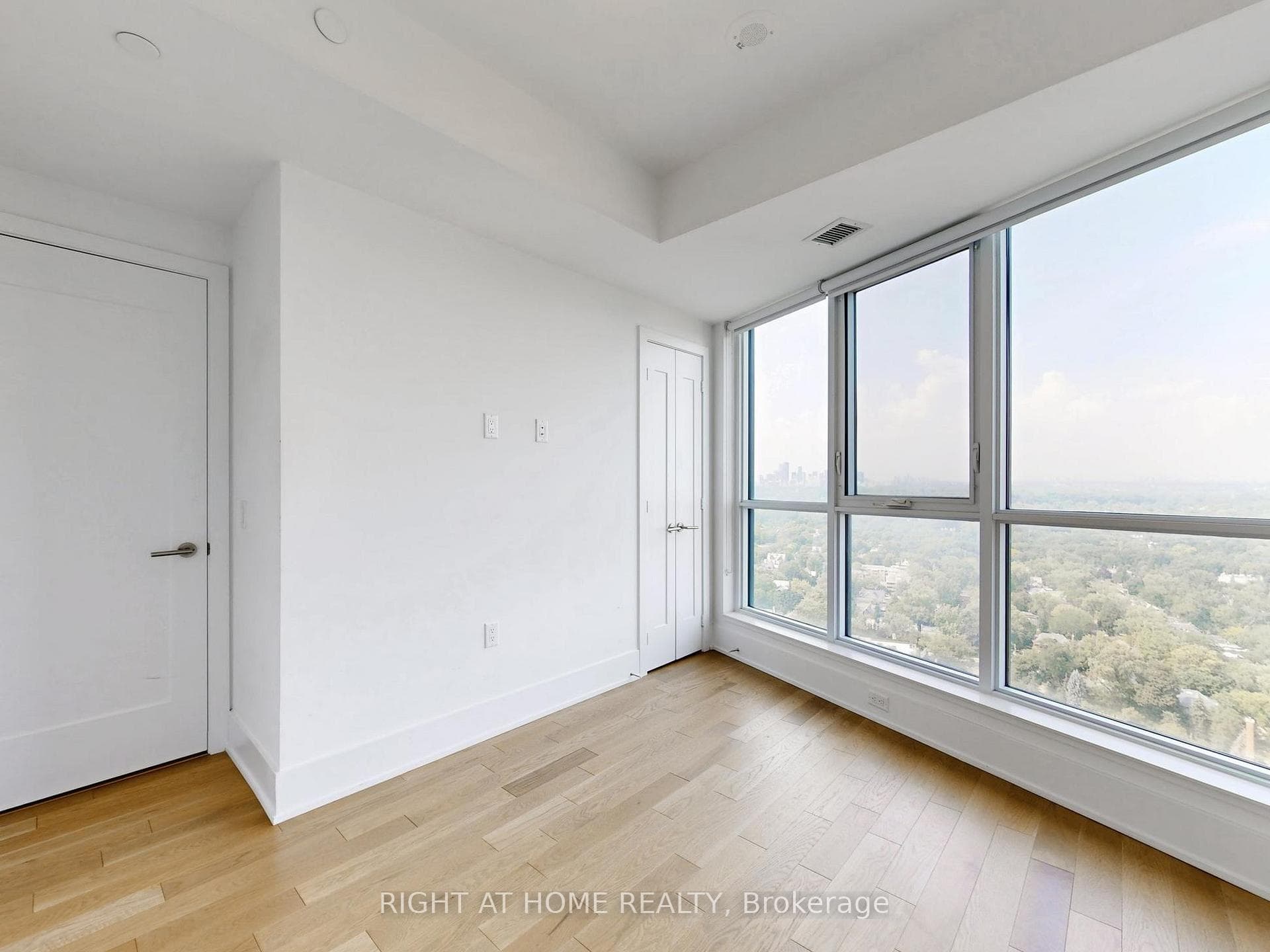 585 Bloor Street Unit 3115 photo 12