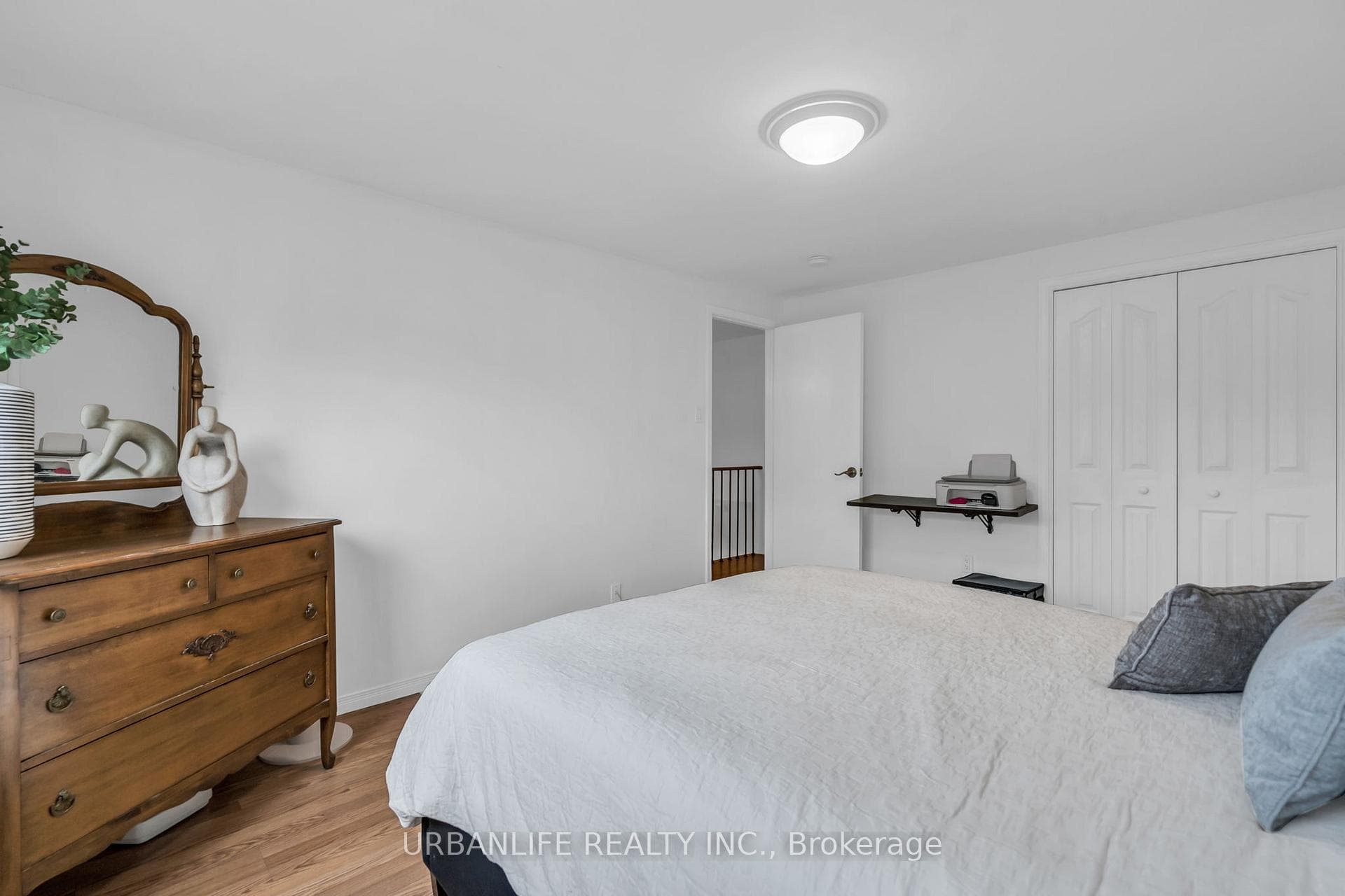 278 Britannia Avenue photo 26