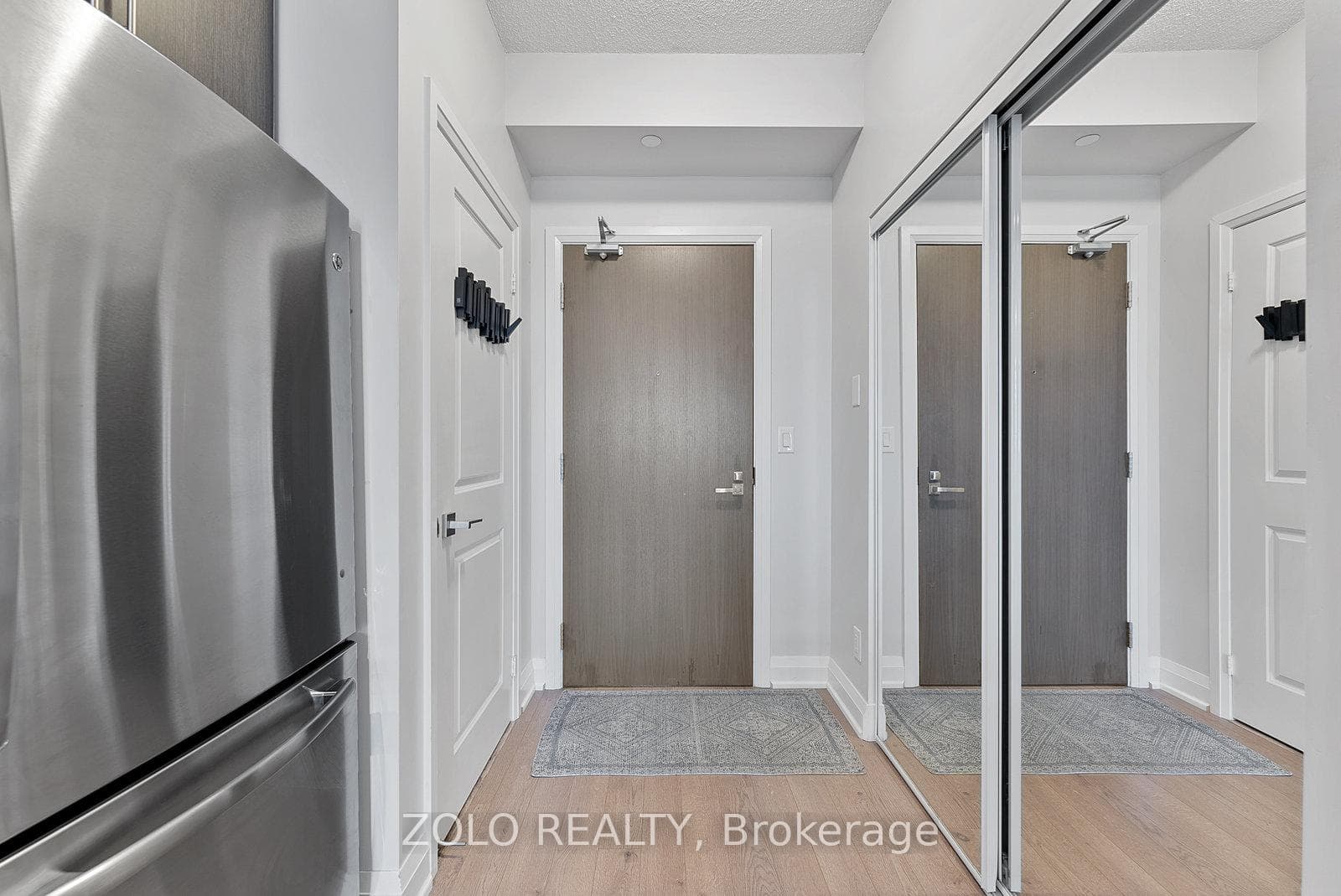7171 Yonge Street Unit 1603 photo 4