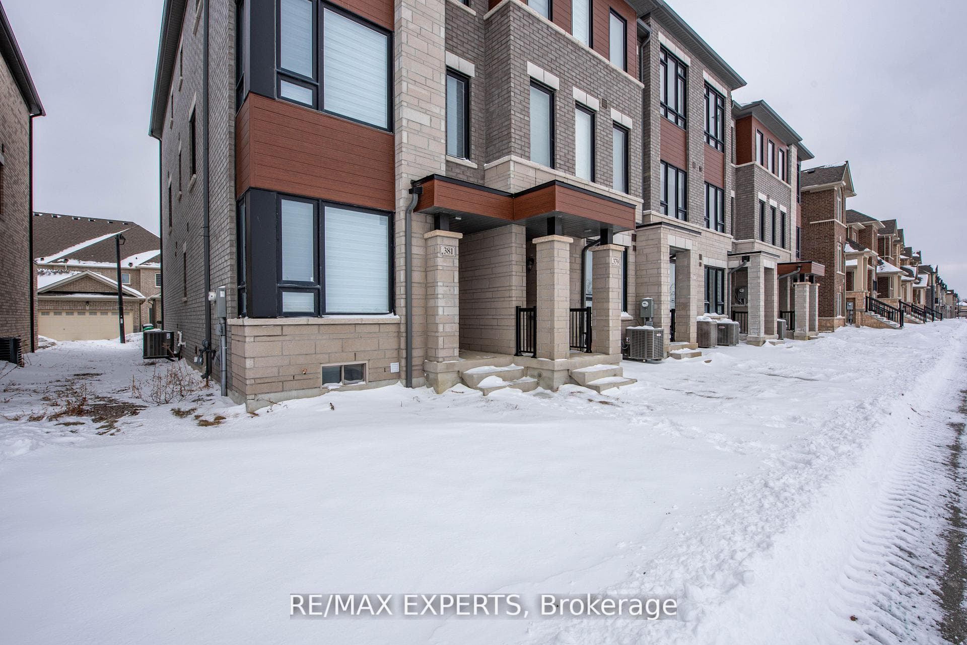 381 Inspire Boulevard photo 2
