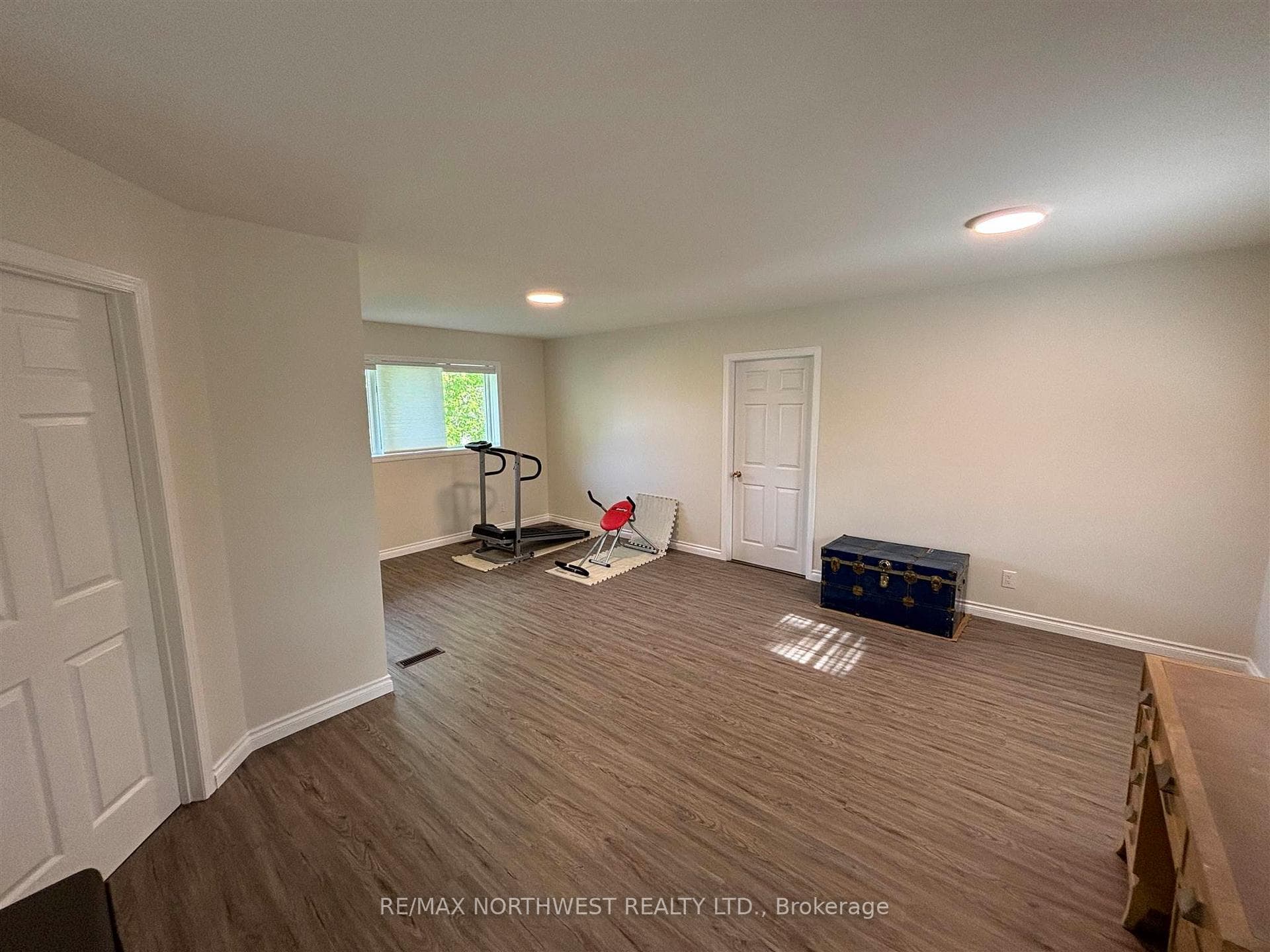 58 NORMAN DR photo 25