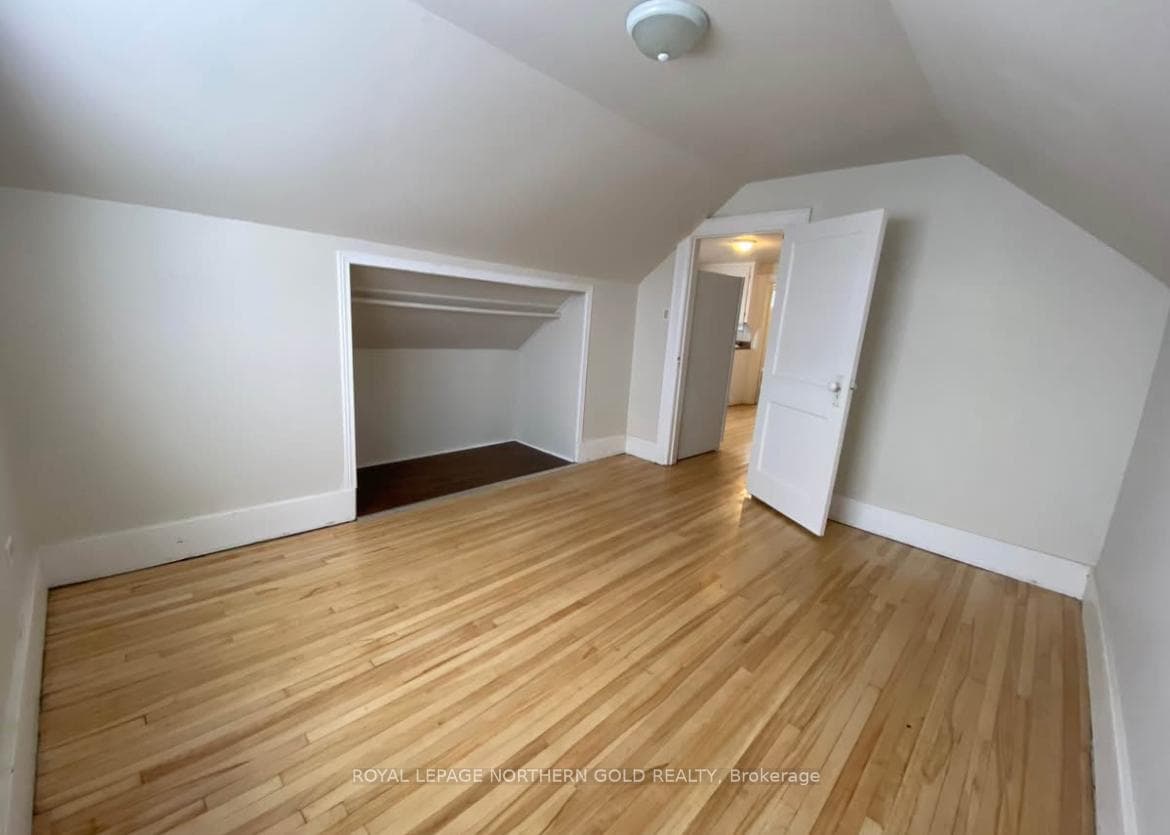 8 Poplar Avenue photo 14