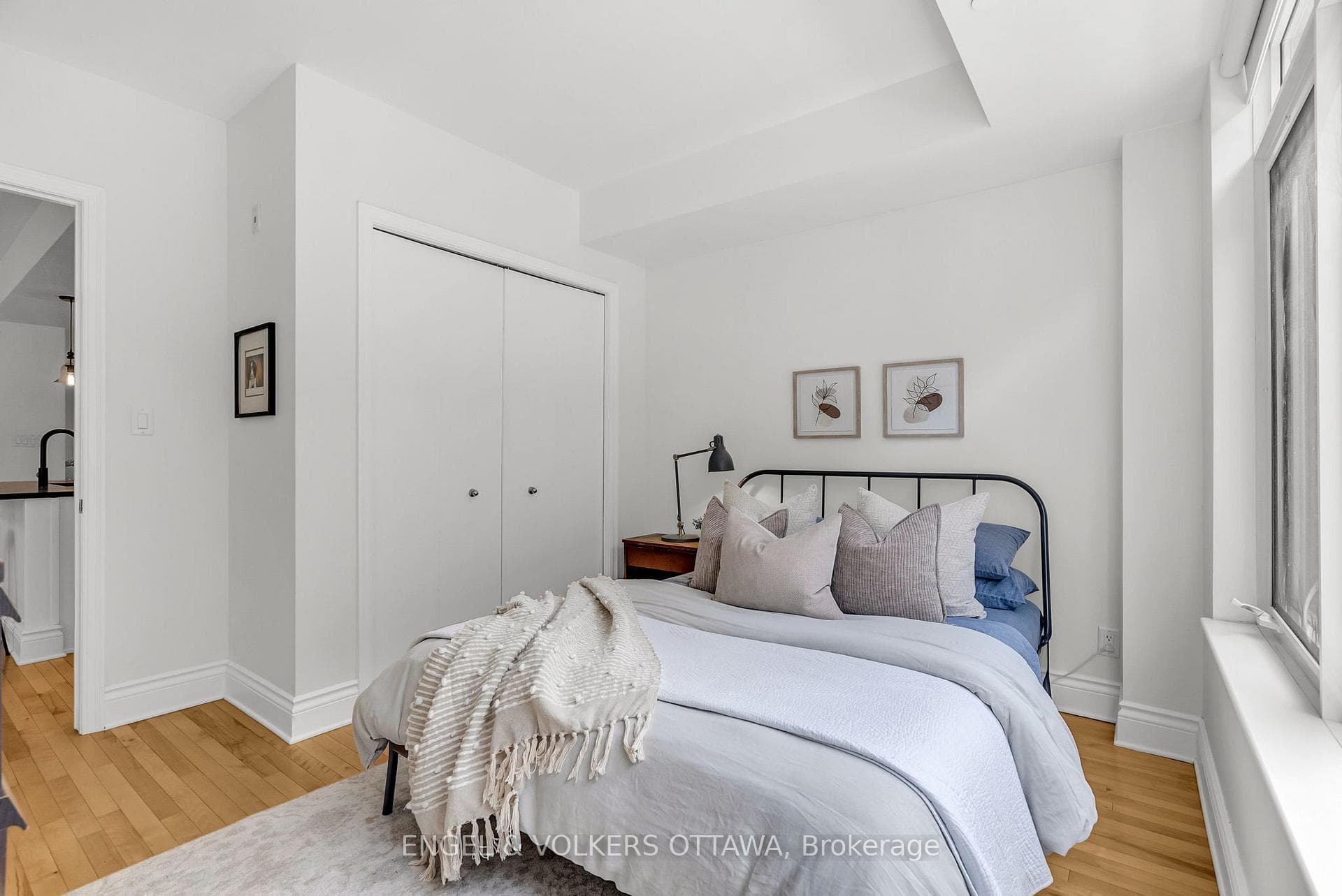 950 Marguerite Avenue Unit 111 photo 29