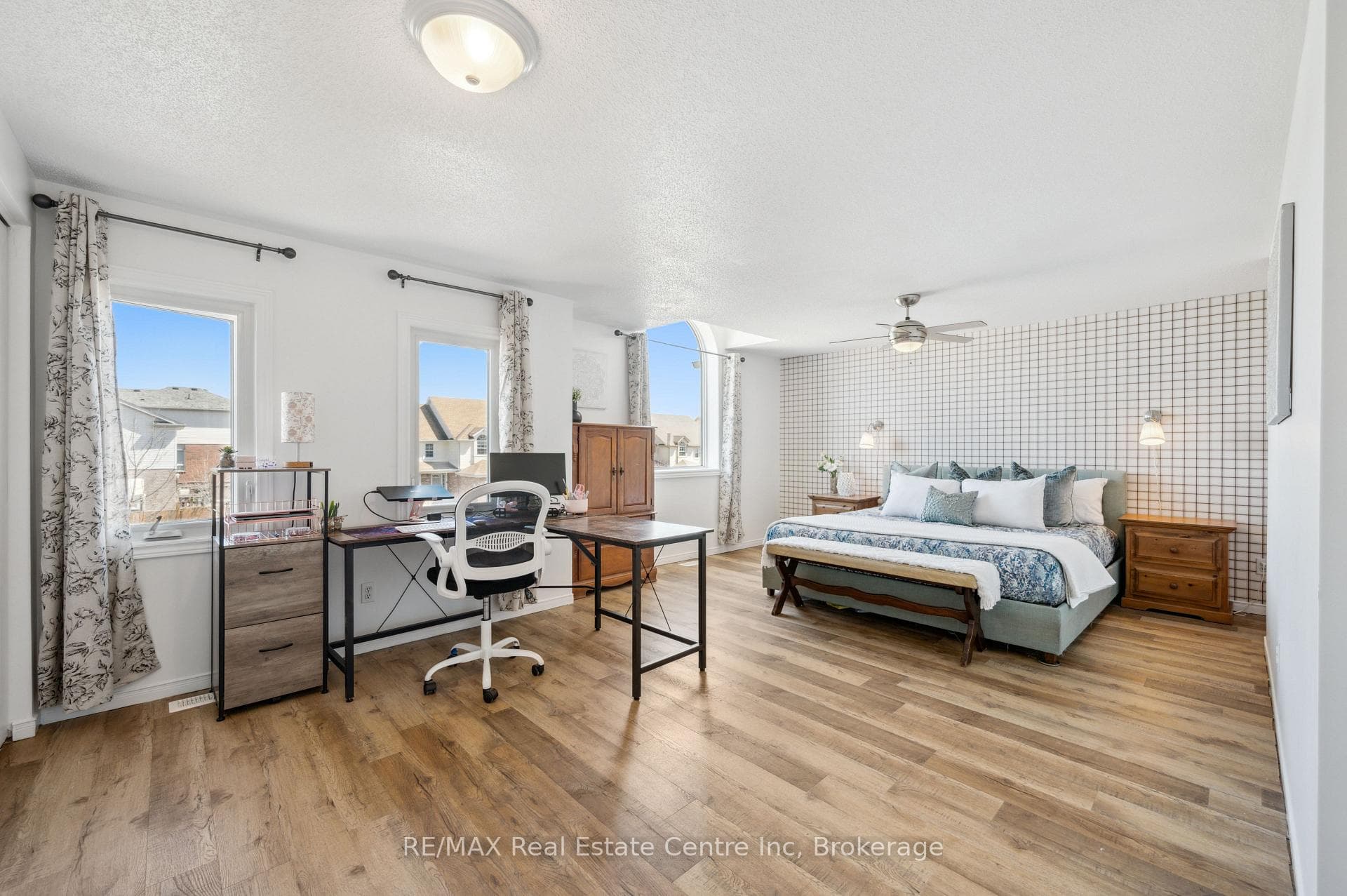 146 Lee Street photo 21