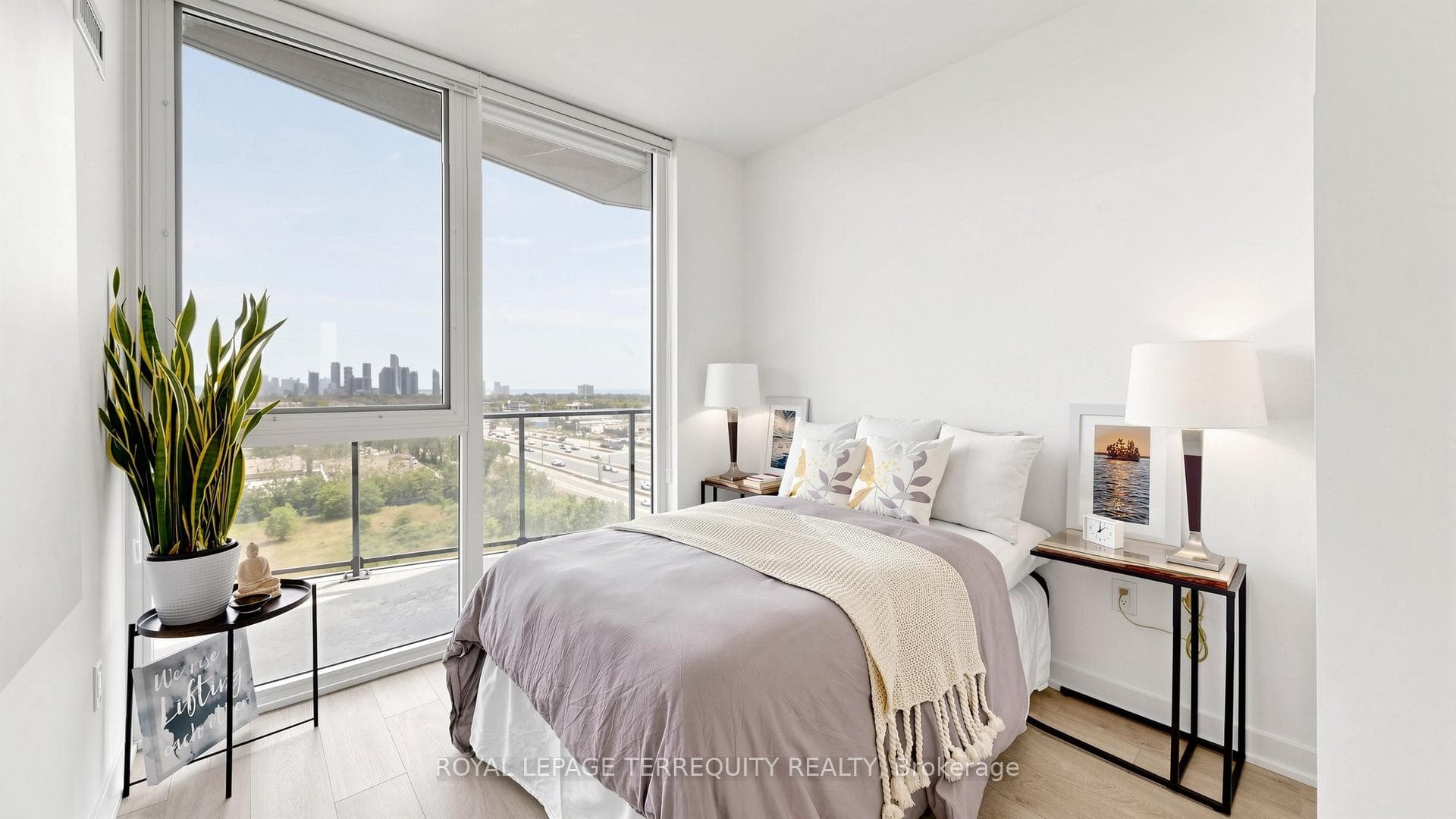 36 Zorra Street Unit 904 photo 12