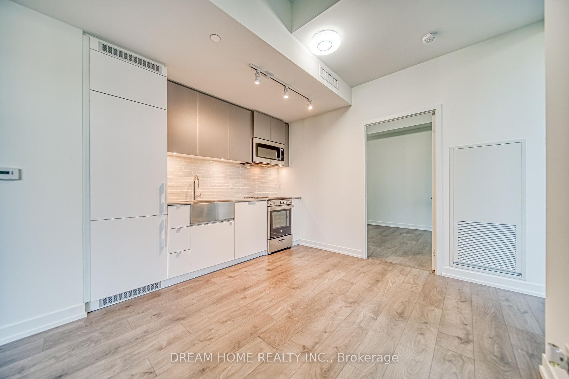 270 Dufferin Street Unit 416 photo 5