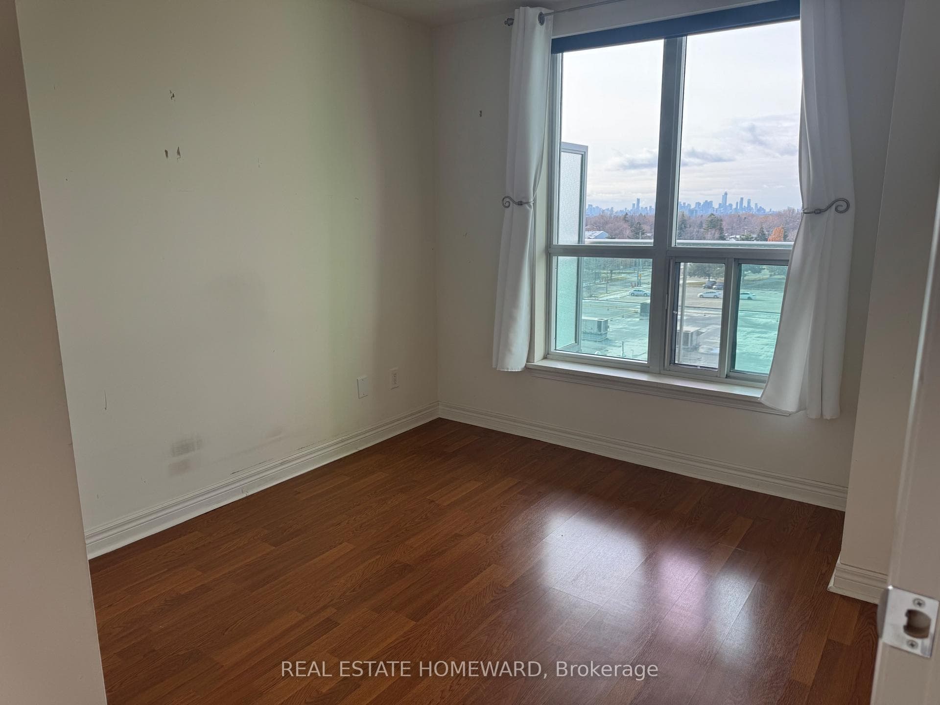 60 Fairfax Crescent Unit 621 photo 10