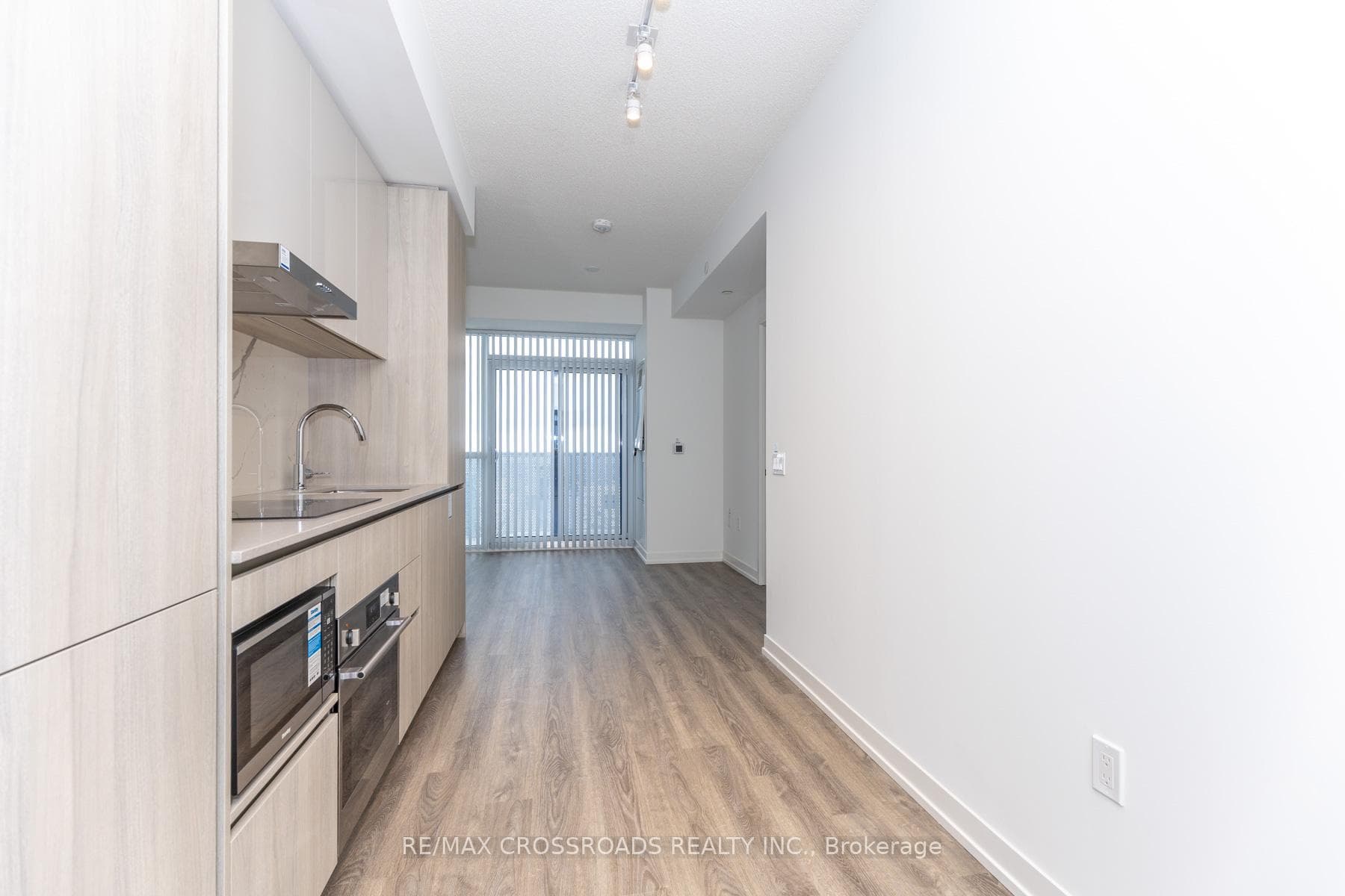 8 Interchange Way Unit 5807 photo 11