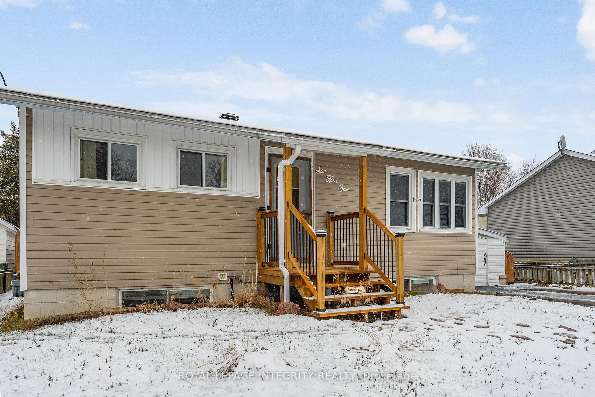 651 Lorne Street photo 2