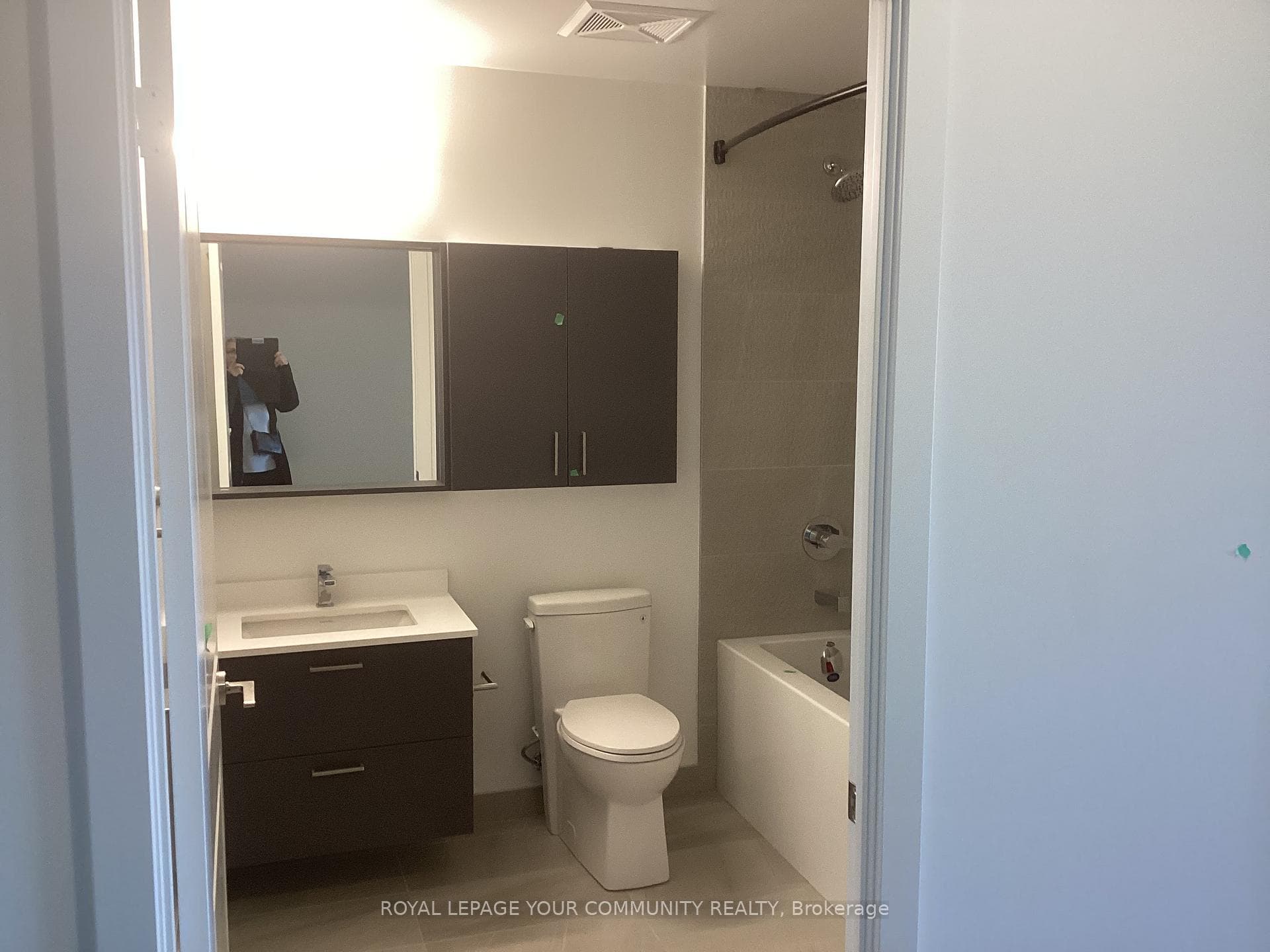 30 Upper Mall Way Unit A1509 photo 3