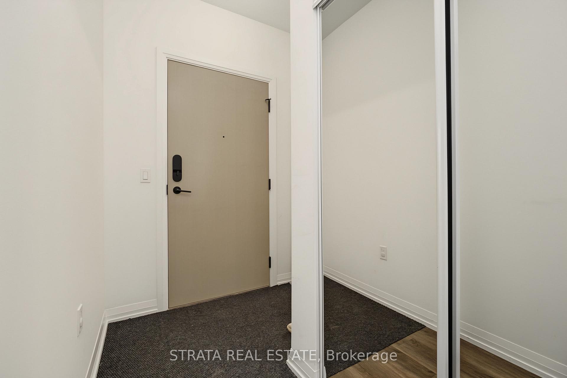 280 Dundas Street Unit 403 photo 17
