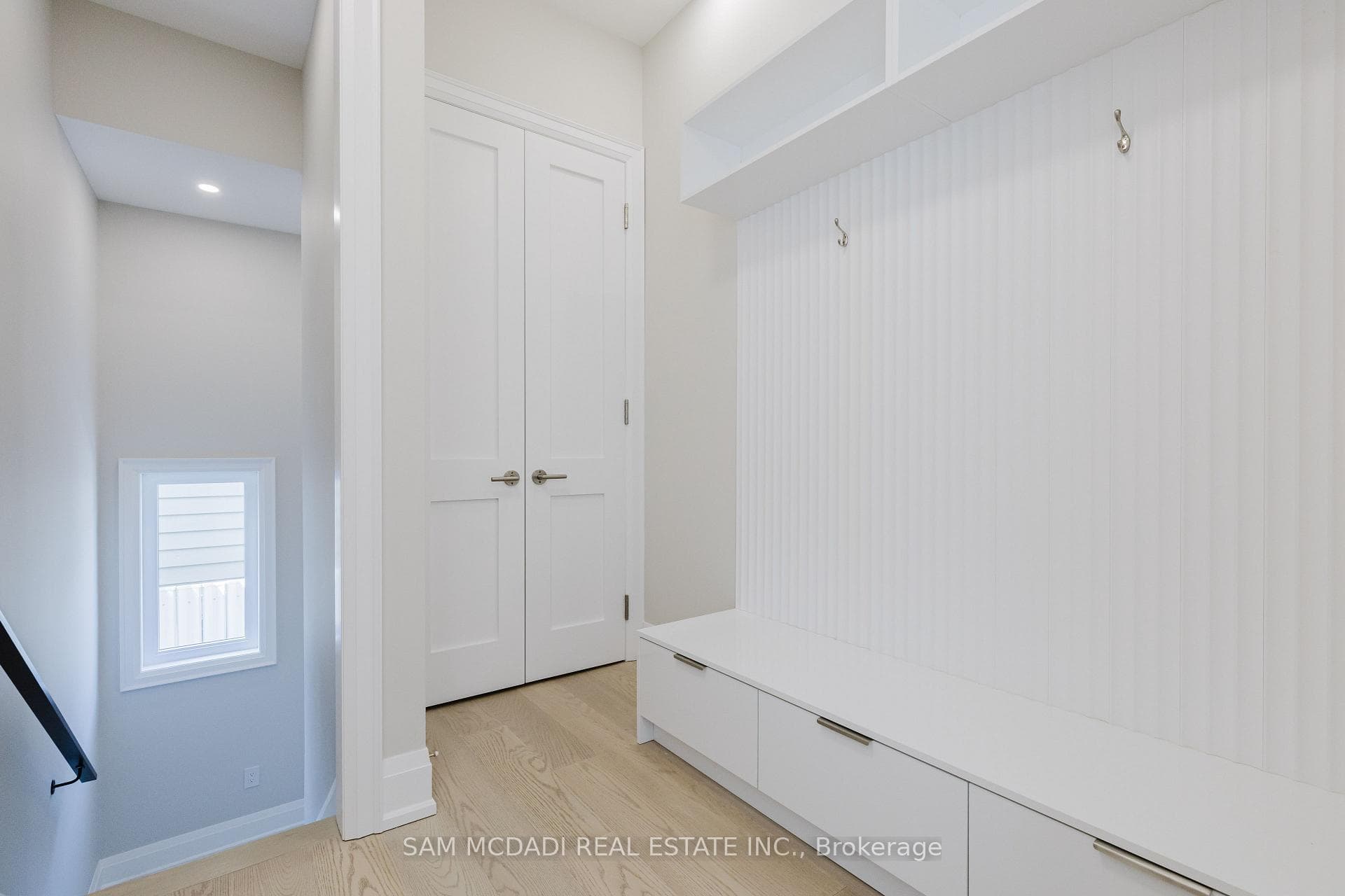 2346 Rebecca Street photo 18