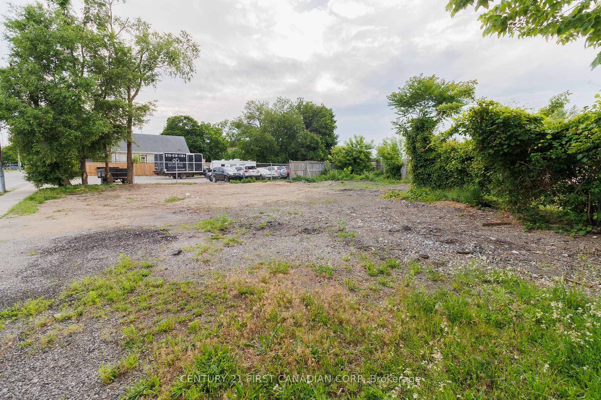 576 Horton Street photo 10
