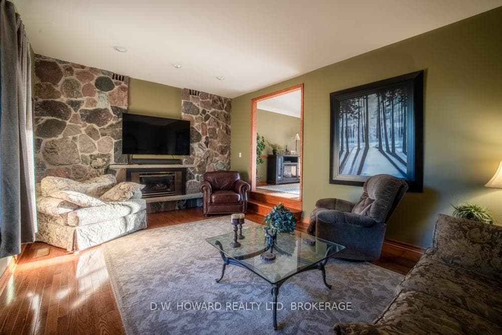 2264 Shisler Road photo 8
